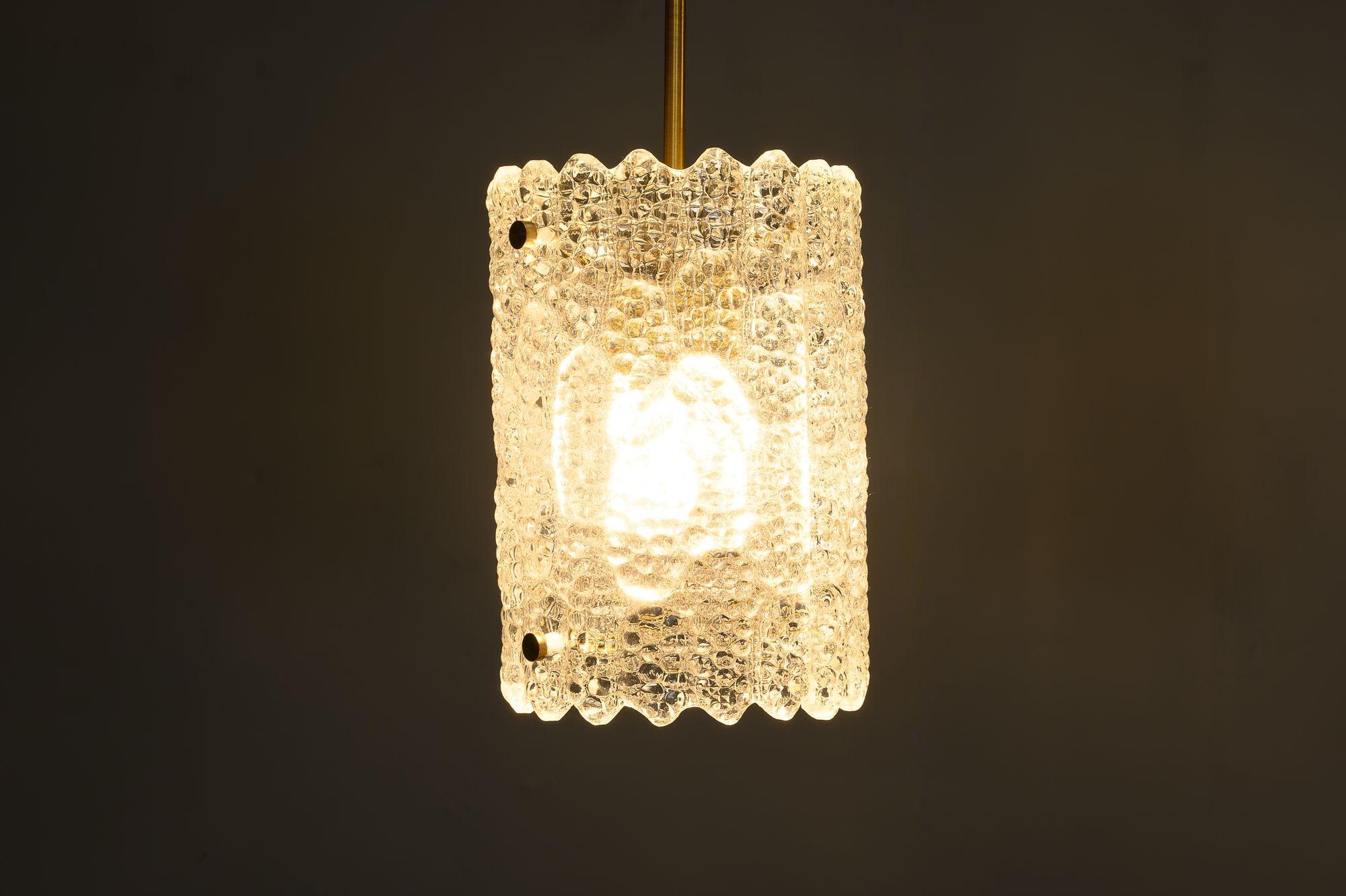 Mid-Century moderno Coppia di lampade a sospensione Orrefors in vendita
