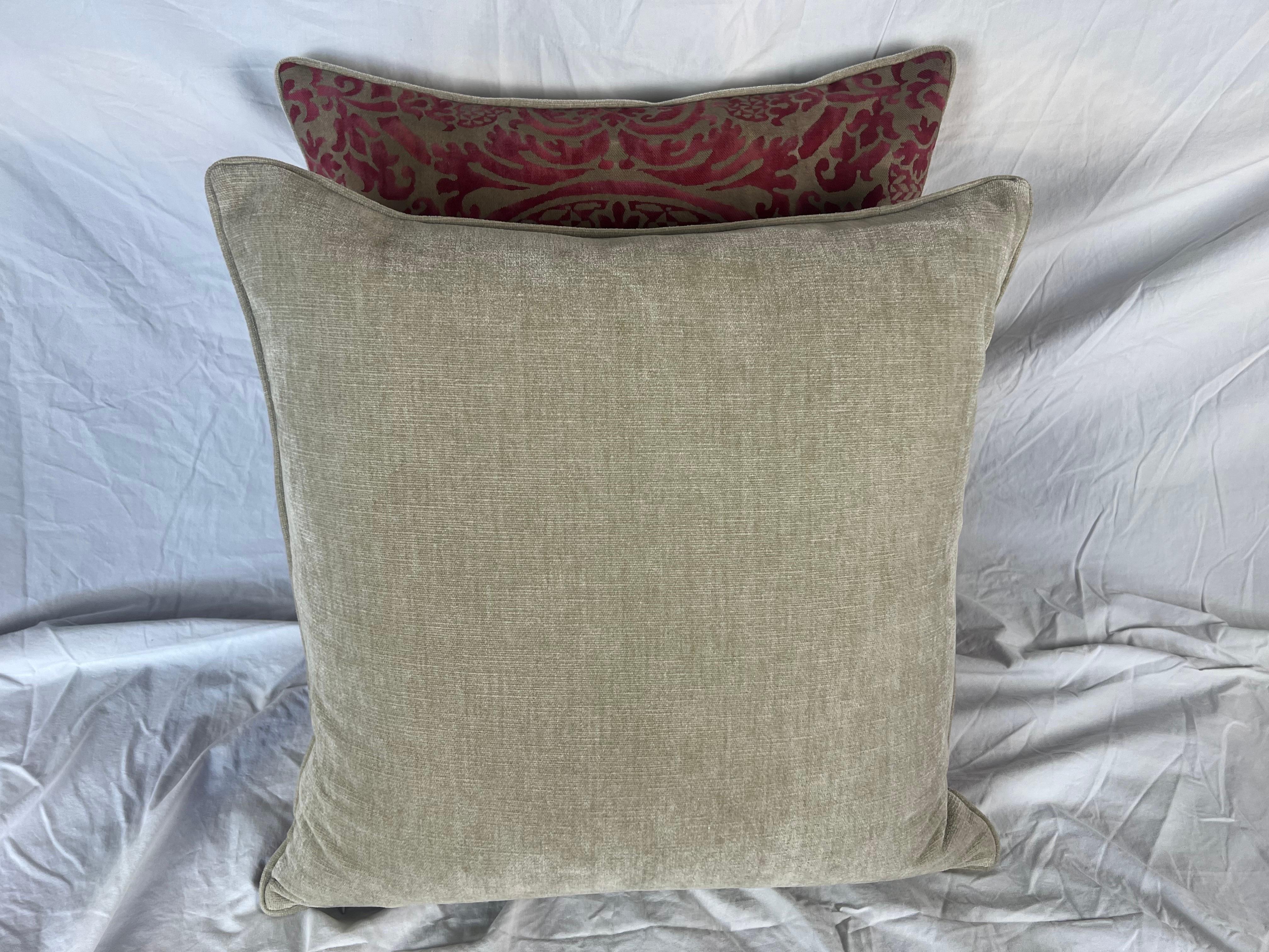Pair of Orsini Patterned Fortuny Textile Pillows w/ Velvet Backs In Excellent Condition In Los Angeles, CA