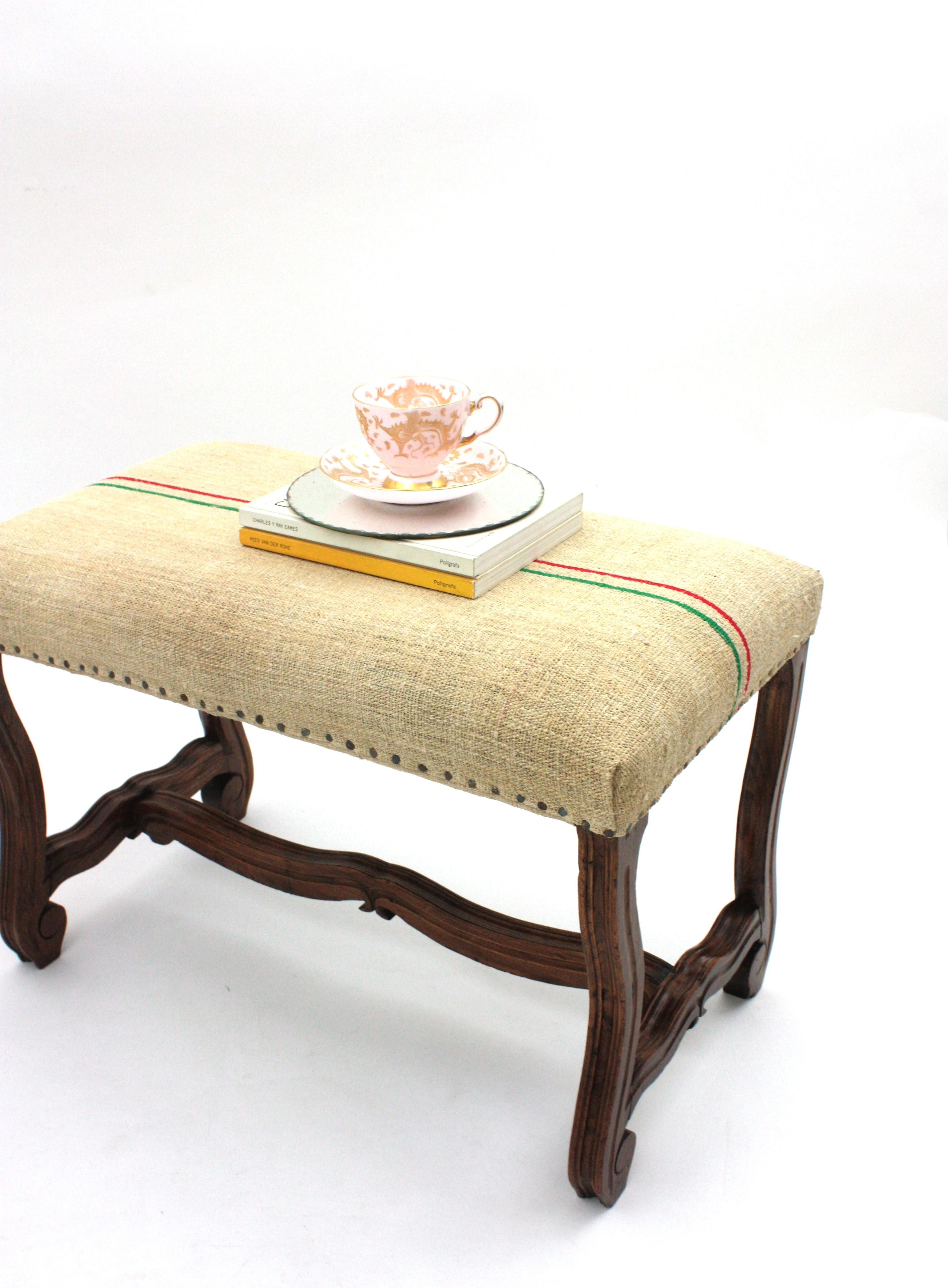 Coppia di sgabelli Os de Mouton Louis XIV in Oak &New rivestiti in lino francese in vendita 7