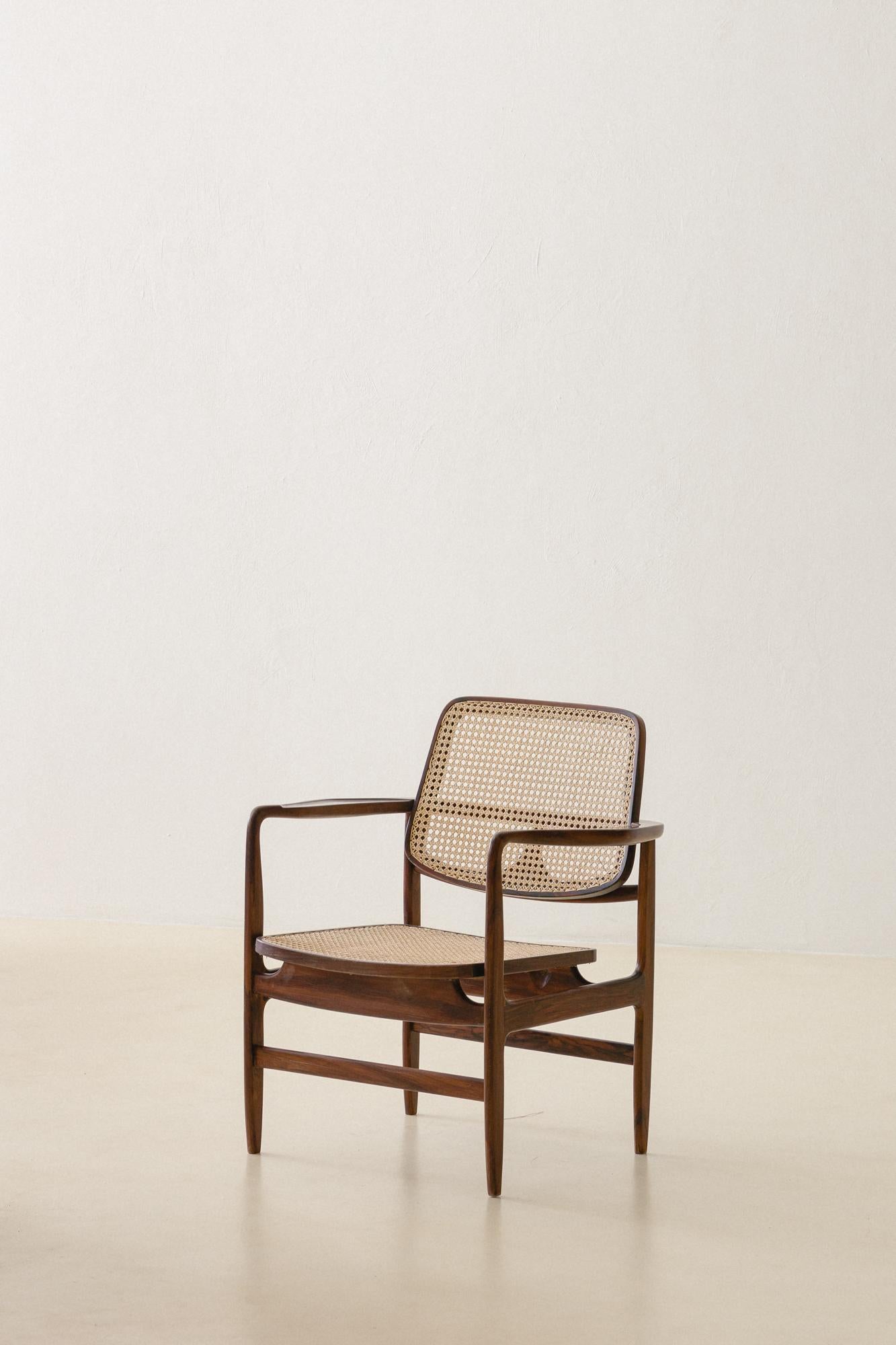 Brésilien Paire de fauteuils Oscar de Sergio Rodrigues, design brésilien du milieu du siècle dernier, 1956 en vente