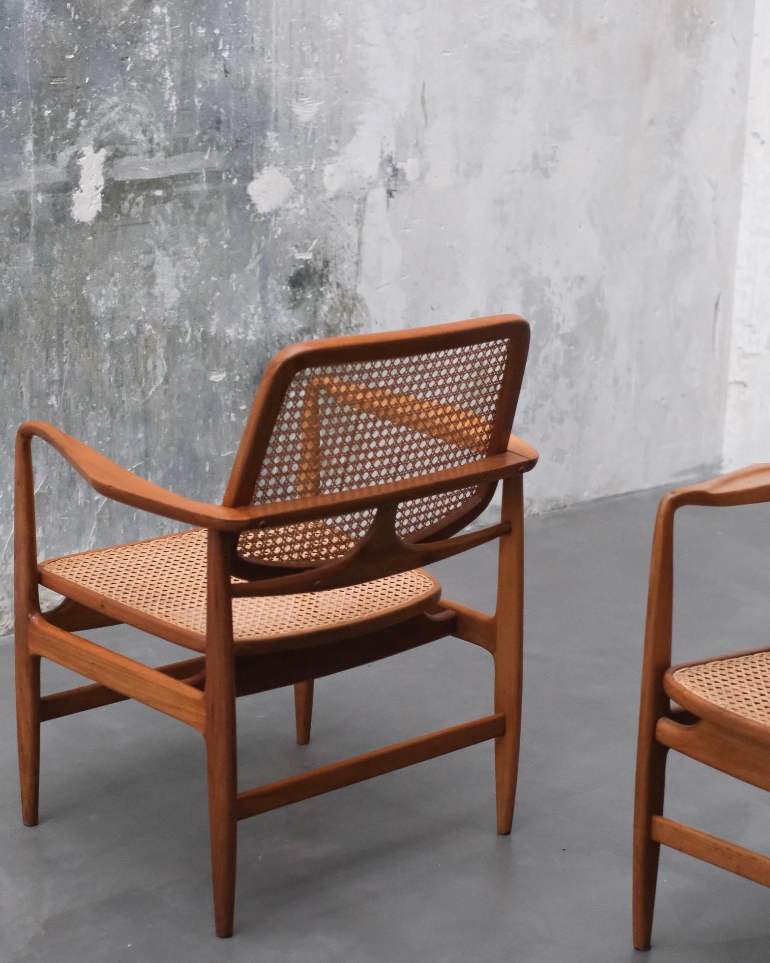 Canne Paire de fauteuils Oscar de Sergio Rodrigues, design brésilien du milieu du siècle 1956 en vente
