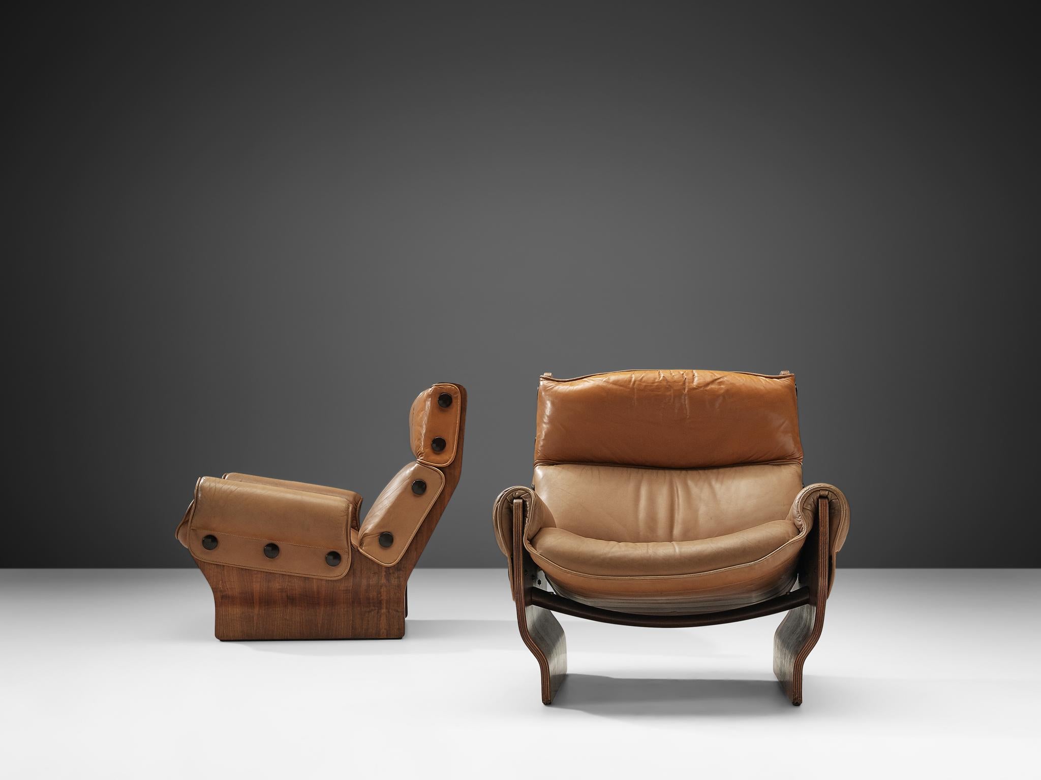 Mid-20th Century Pair of Osvaldo Borsani 'Canada' Lounge Chair in Two-Tone Leather