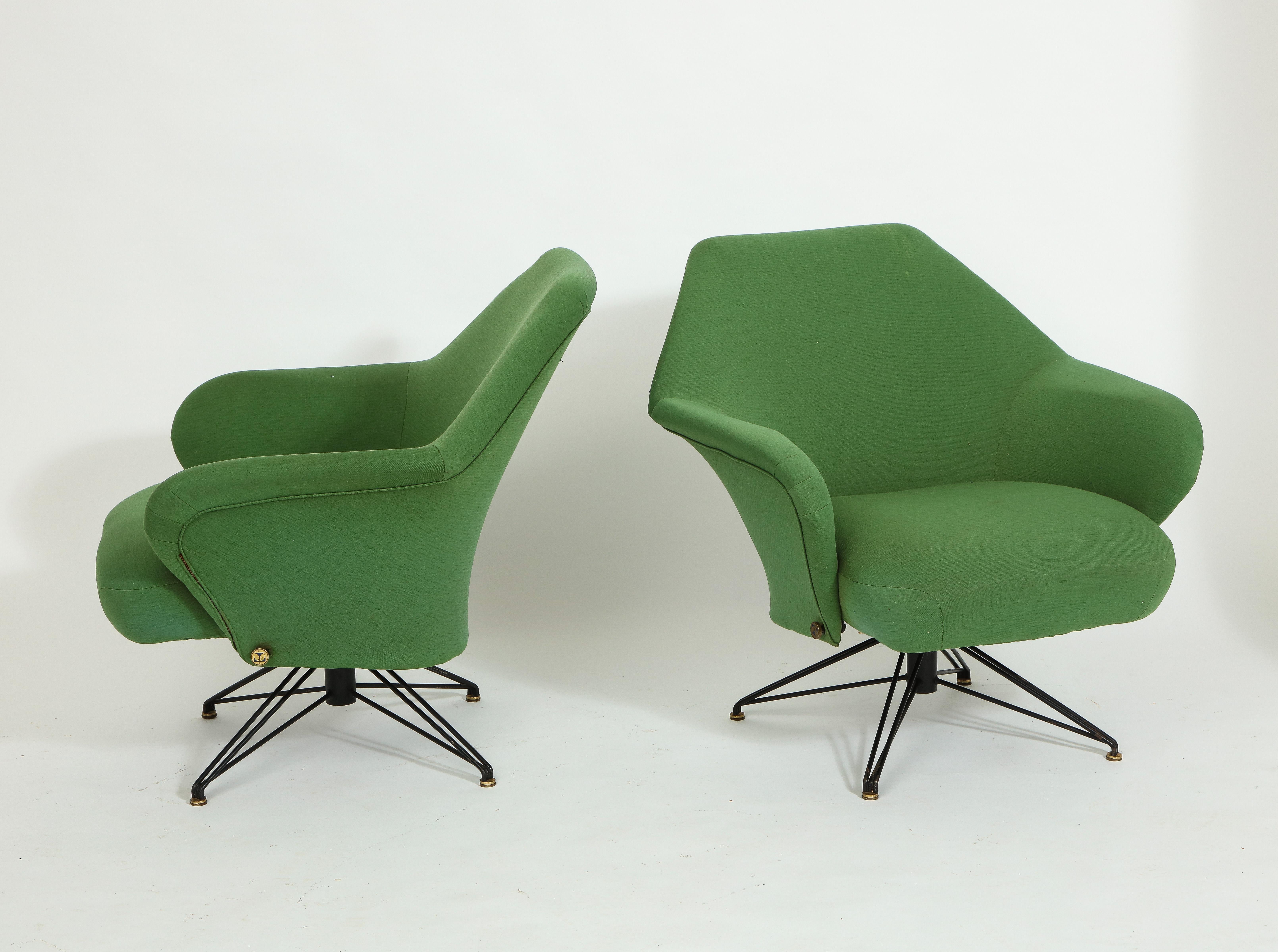 Osvaldo Borsani, Paar grüne P32-Stühle für Tecno, Italien, 1950er Jahre (Moderne der Mitte des Jahrhunderts) im Angebot