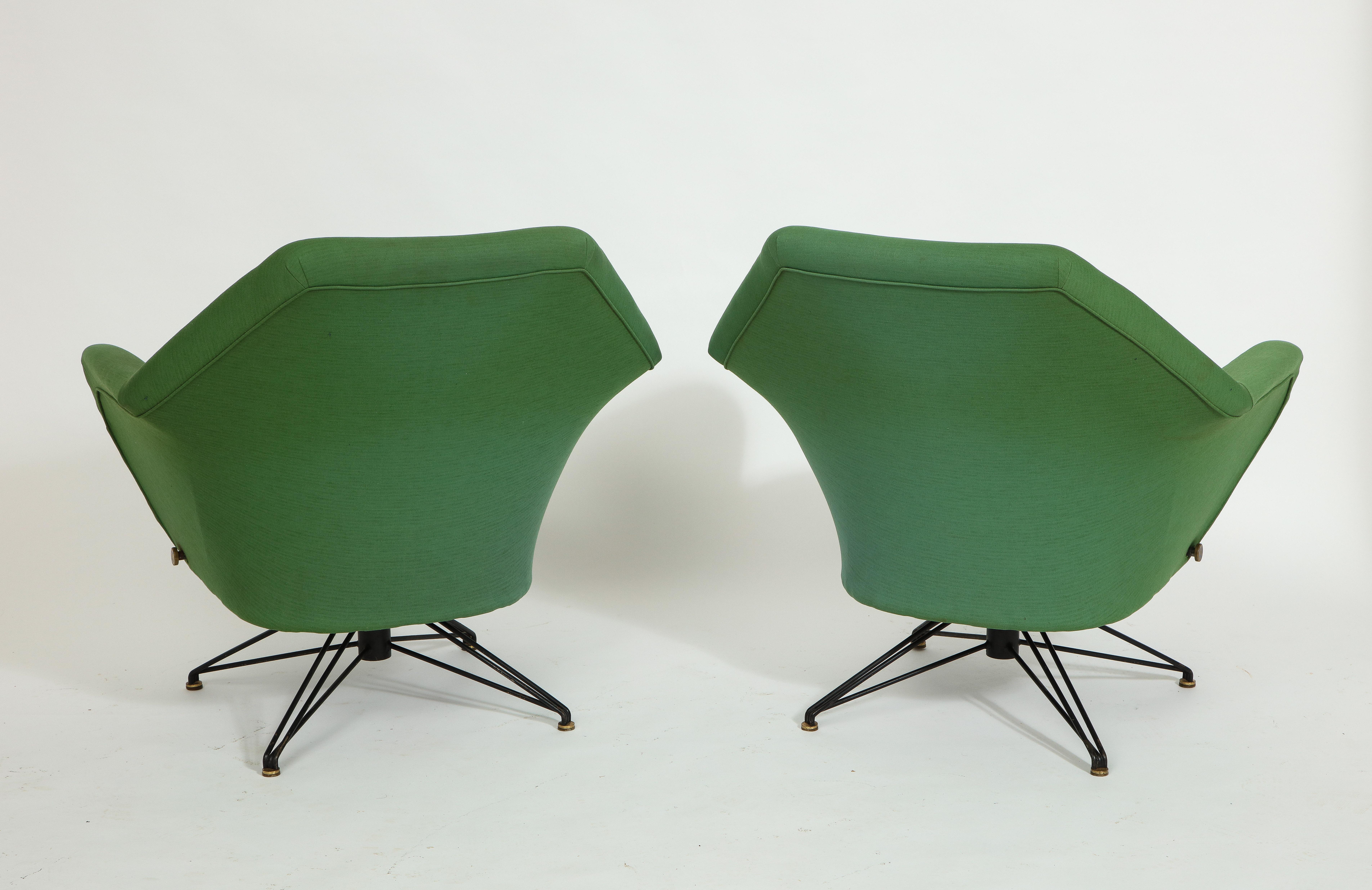 Italian Osvaldo Borsani Pair of Green P32 Chairs for Tecno, Italy 1950s For Sale