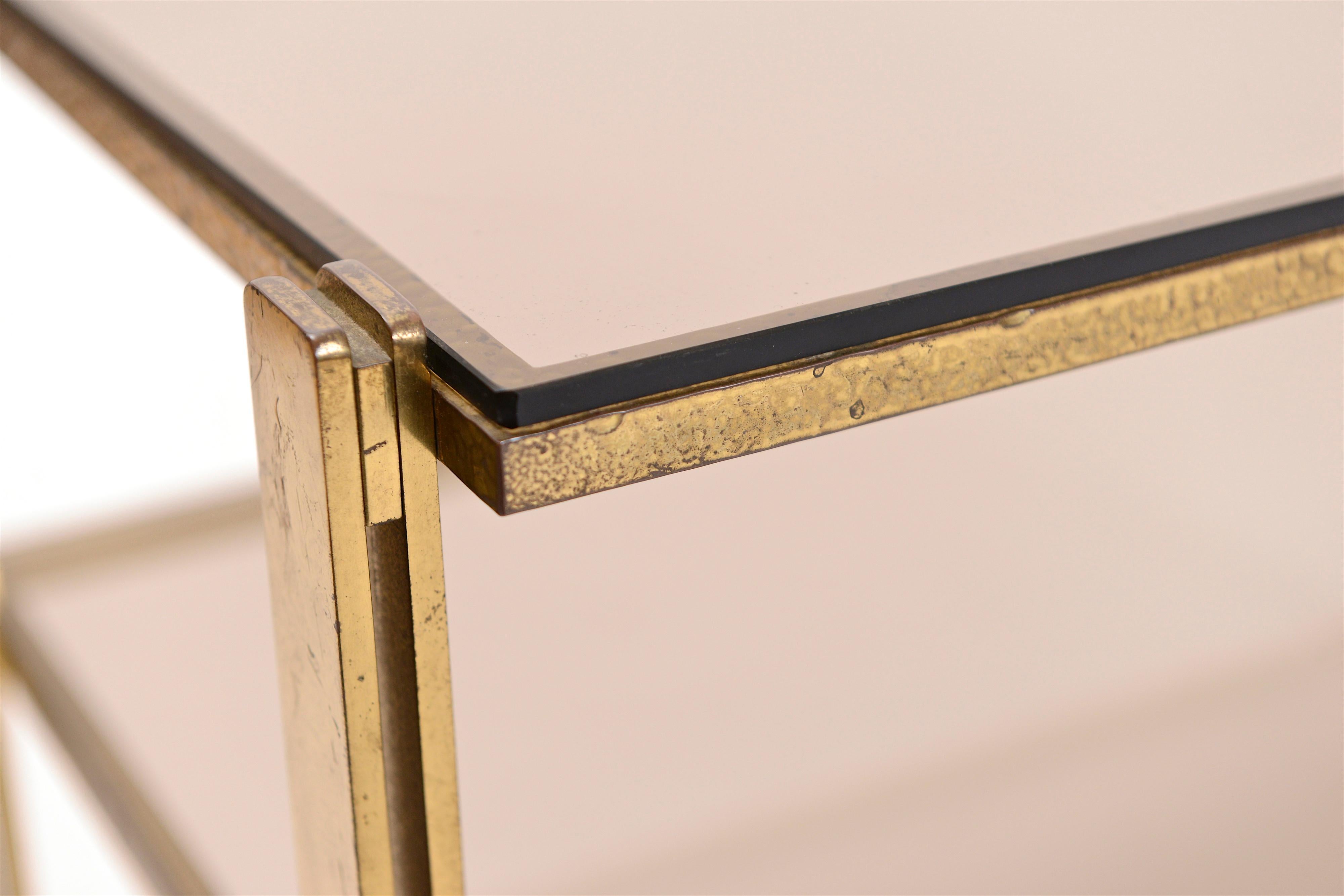 Mid-Century Modern Pair of Hammered Brass Side Tables Attributed to Osvaldo Borsani, circa 1958 For Sale