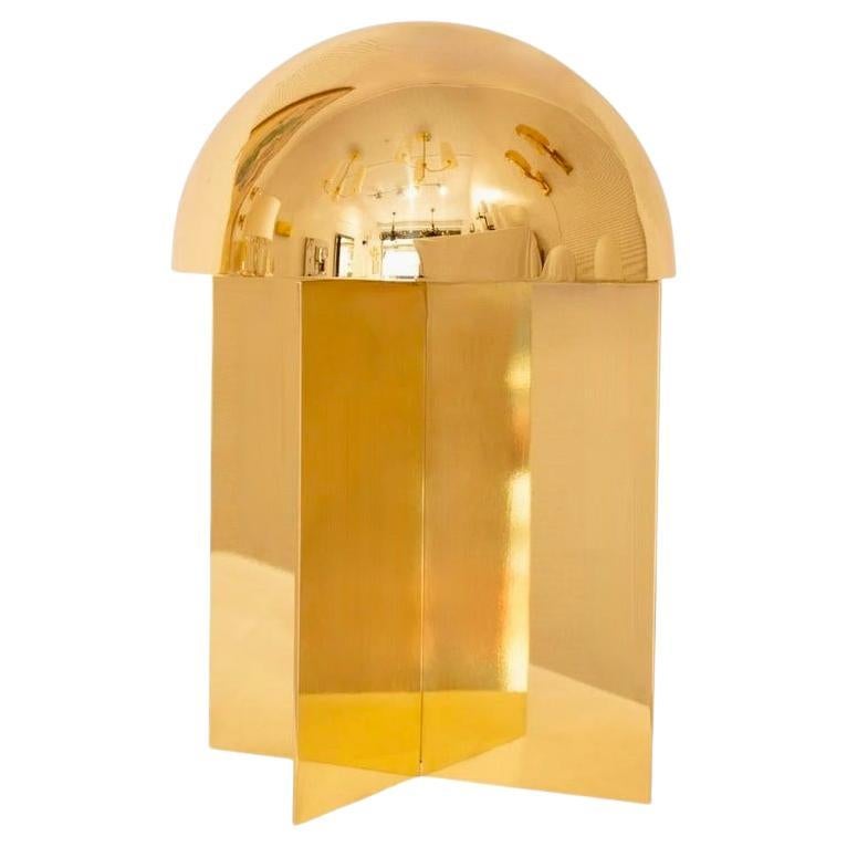 The Otto lamp is made entirely of gilded brass, polished and varnished. 
An elegant lamp with a radical design. Its lines are inspired by the purely geometric forms of Art Deco, with a touch of retro-futurism. Influenced by the decor of Fritz Lang's