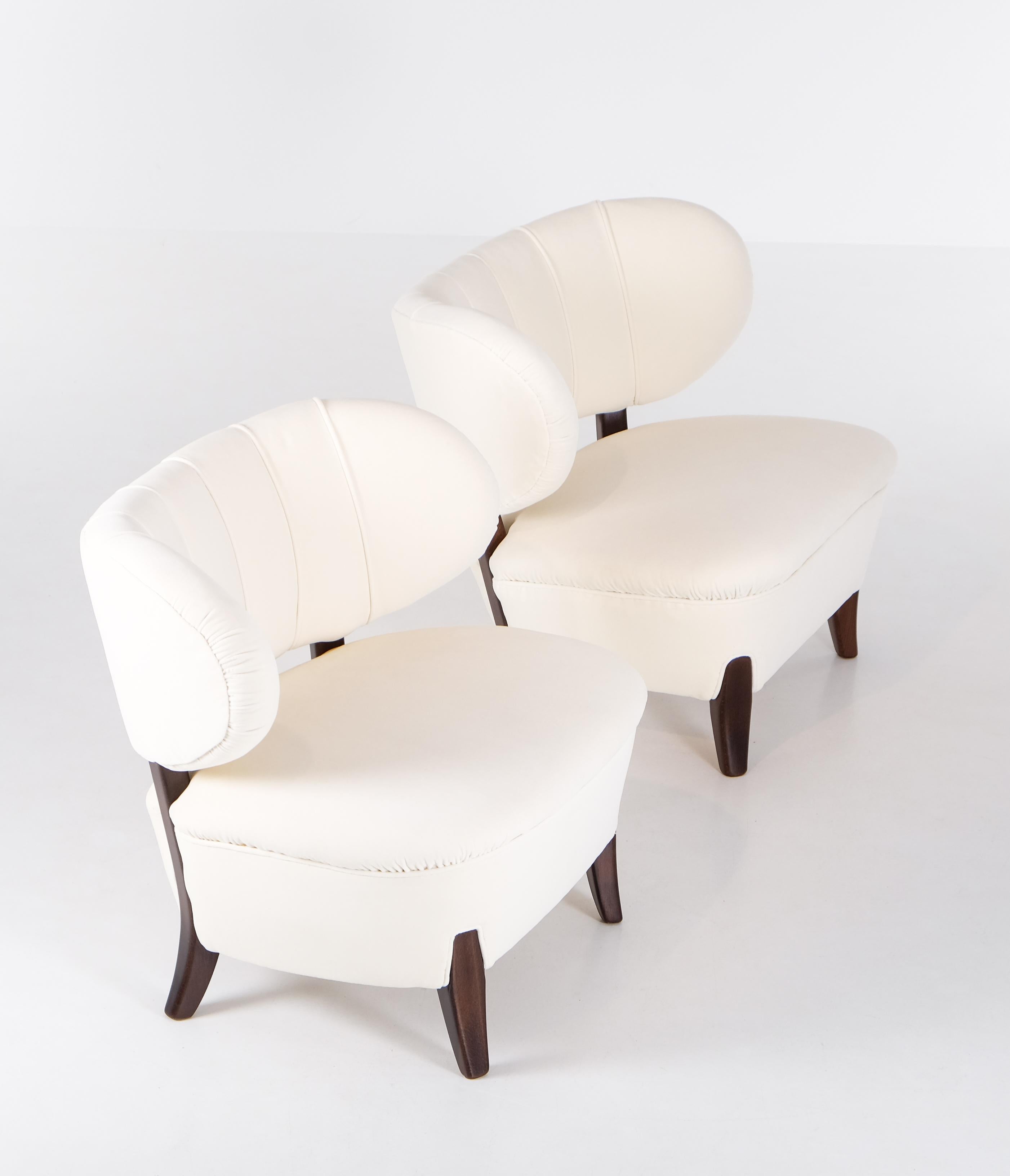 Ivory white velvet easy chairs by Otto Schulz, Boet, Sweden, 1940s.
Reupholstred and restored, excellent condition.
    