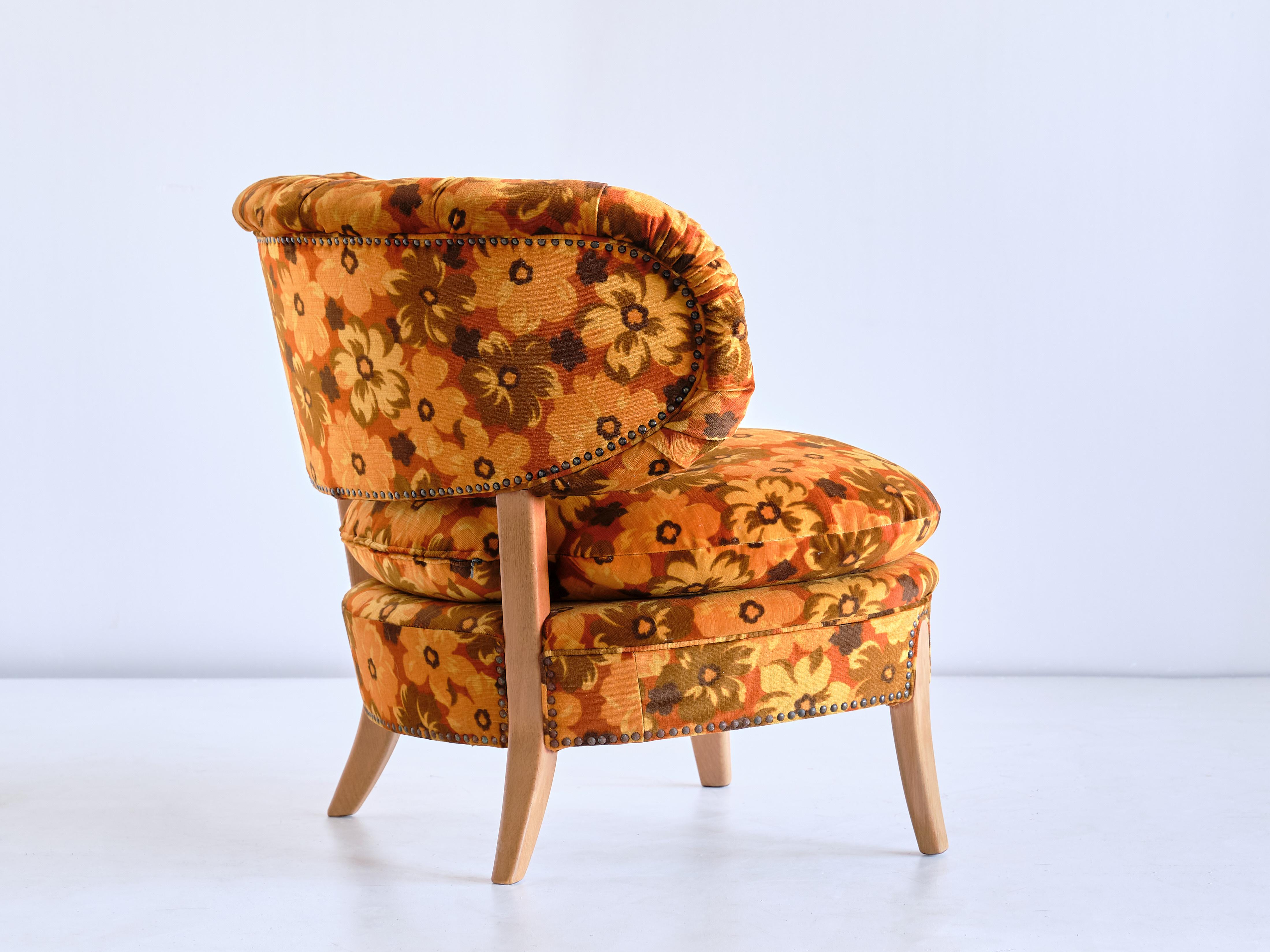 Pair of Otto Schulz Lounge Chairs in Floral Velvet and Beech, Sweden, 1940s 4
