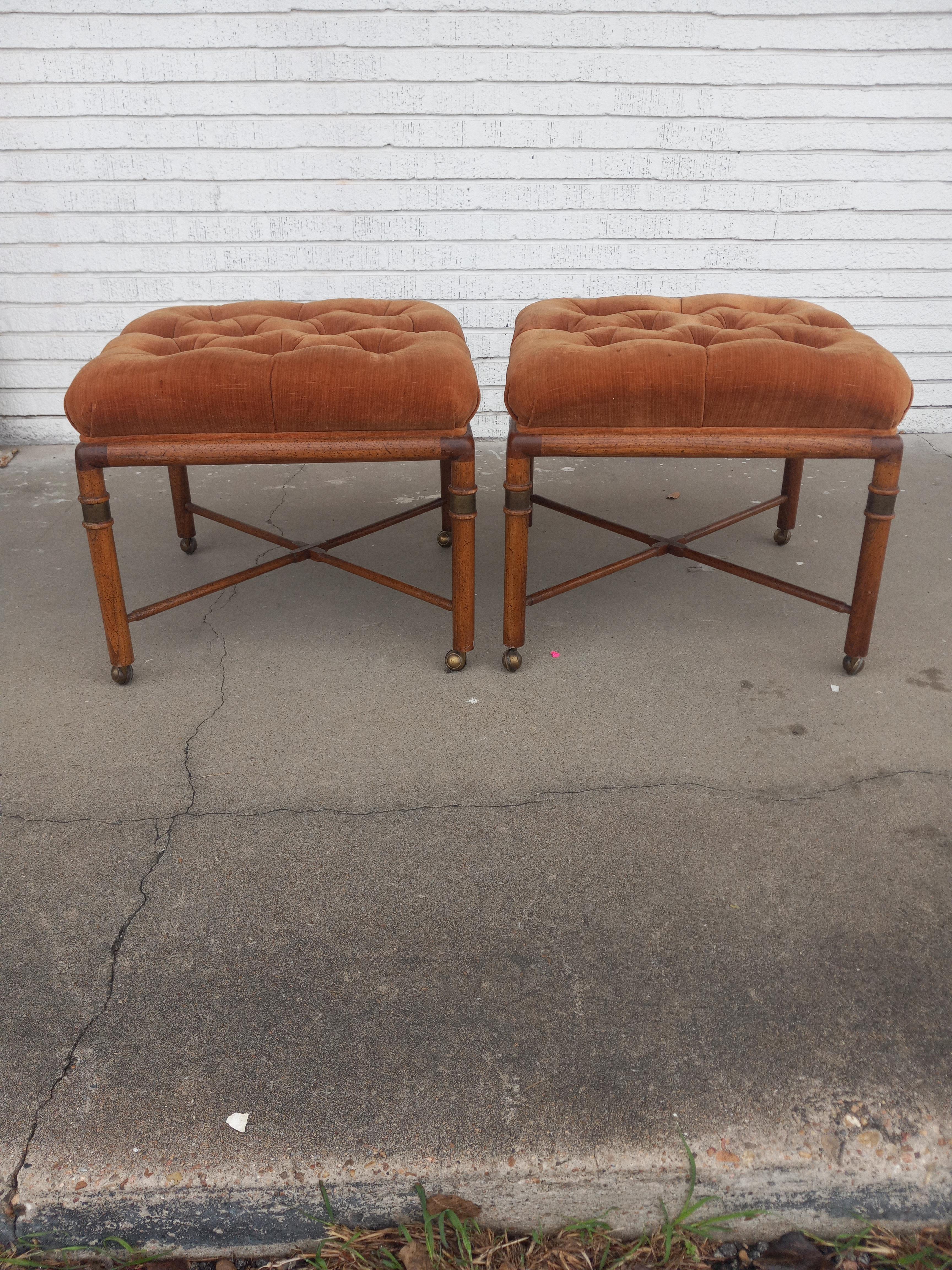 Beautiful Pair of Tufted Velour Ottomans w/ Faux Bamboo Legs by Hickory In Good Condition For Sale In Pasadena, TX