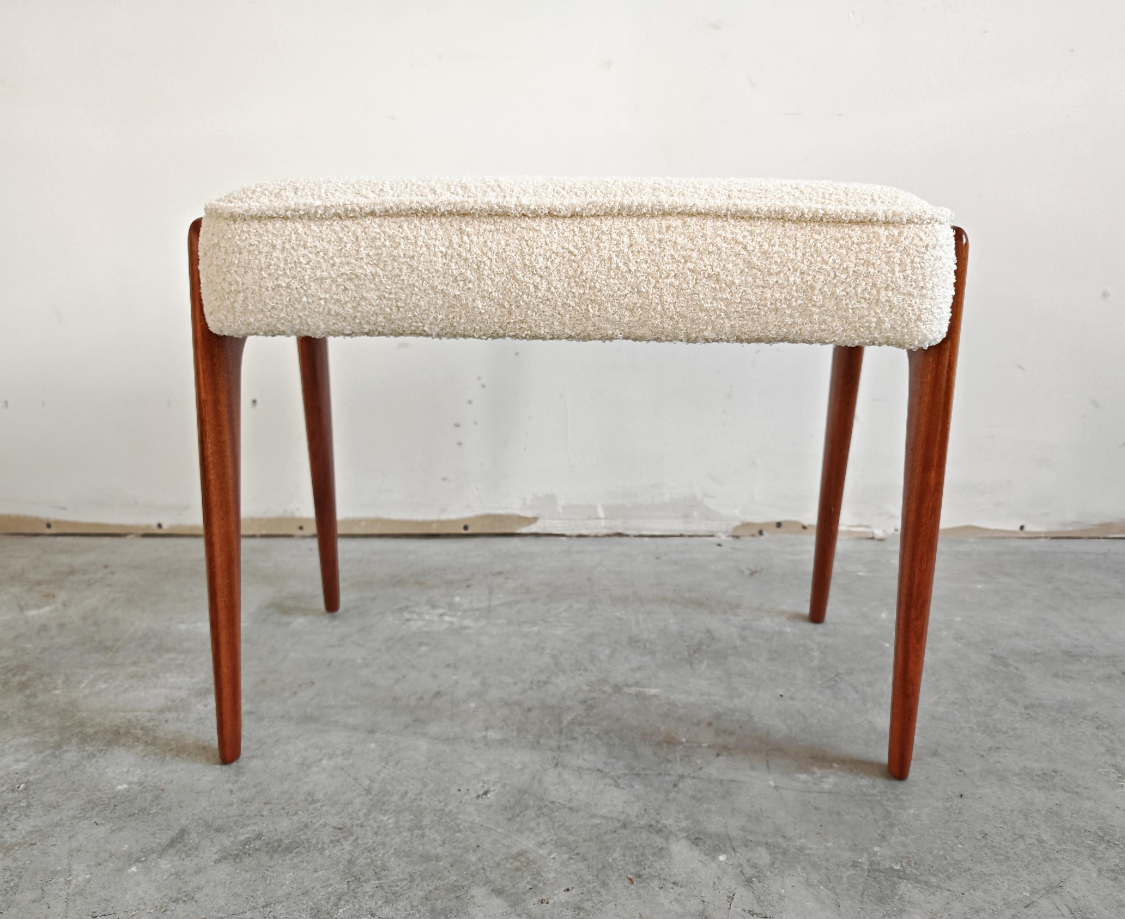 Pair of Ottomans in solid mahogany and off-white boucle, designed by Ico Parisi For Sale 5