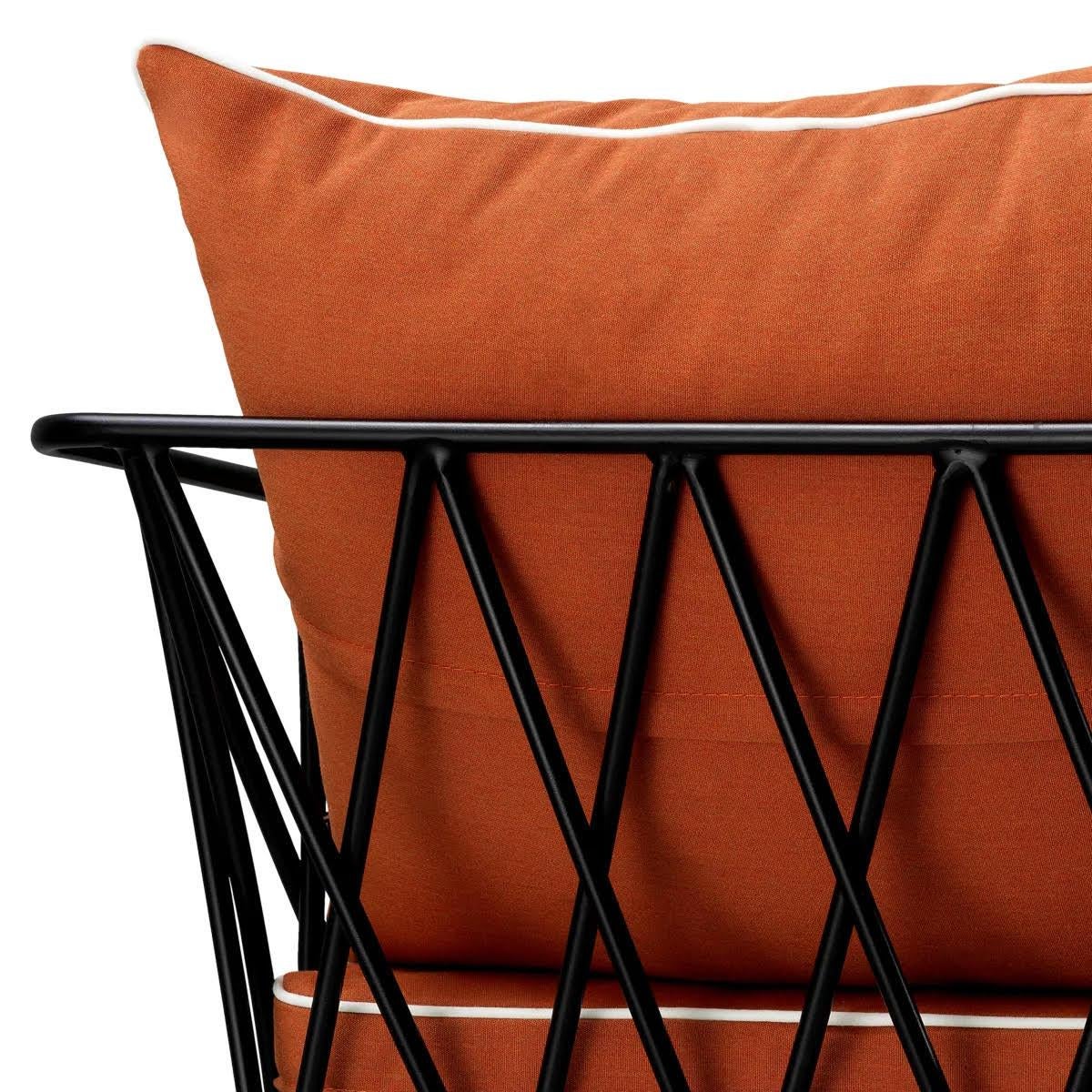 Paire de chaises d'extérieur, finition noire, tissu orange. en vente 1
