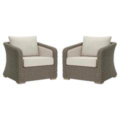 Paire de chaises d'extérieur, faux rotin tressé, couleur sable violet.