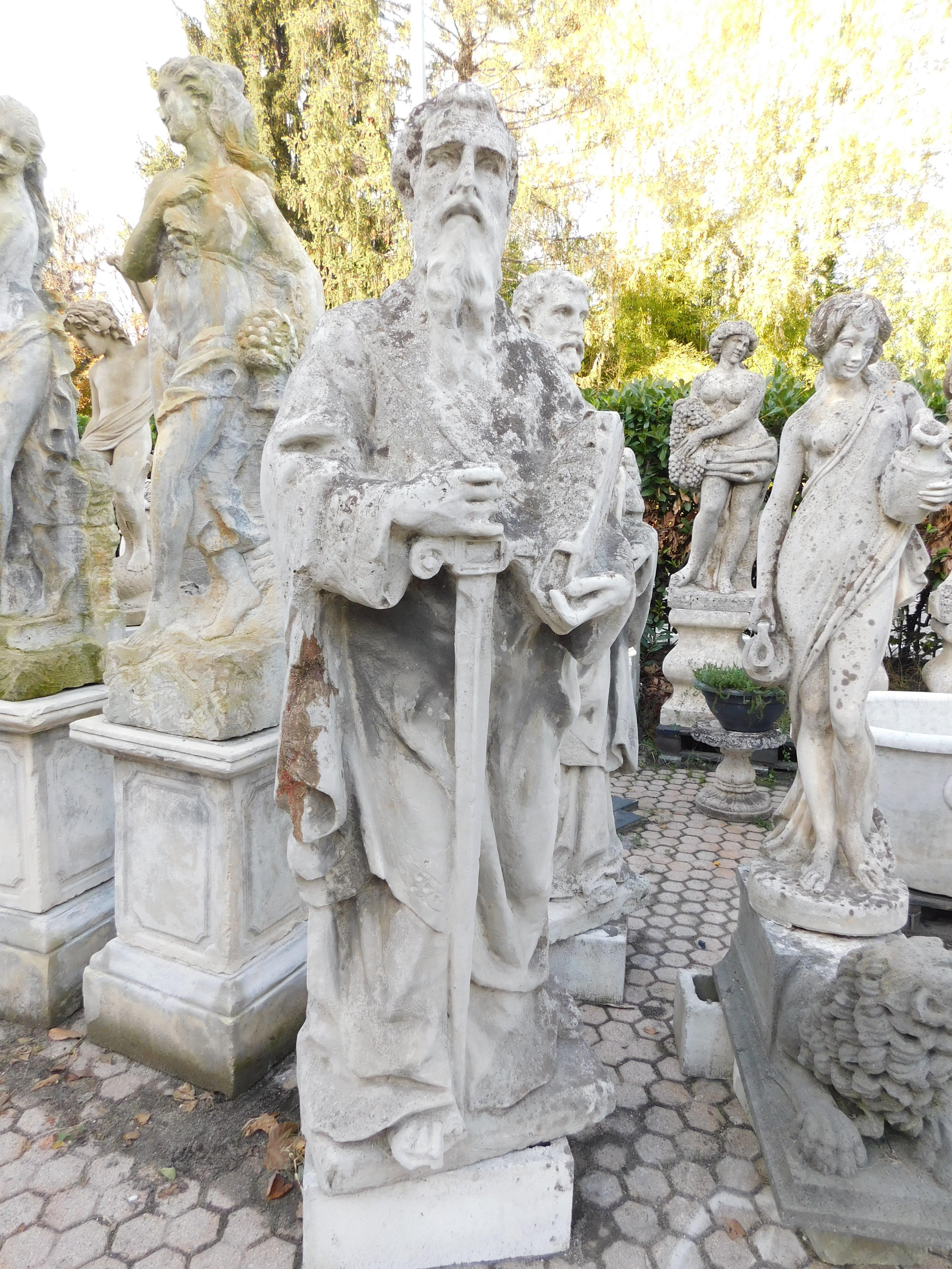 Paire de statues de jardin extérieures en béton représentant Saint Pierre et Saint Paul, I 4