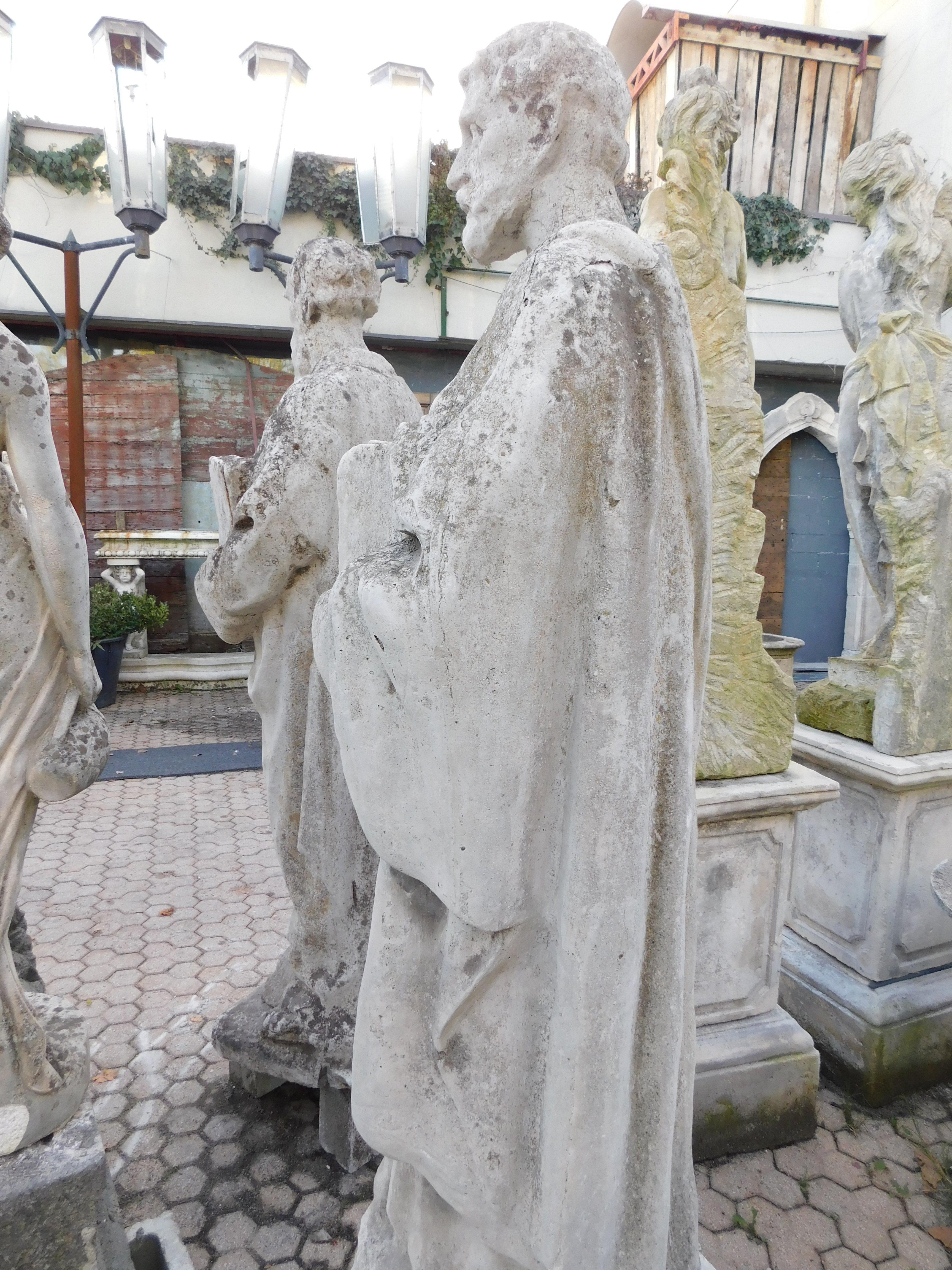 Paire de statues de jardin extérieures en béton représentant Saint Pierre et Saint Paul, I 8