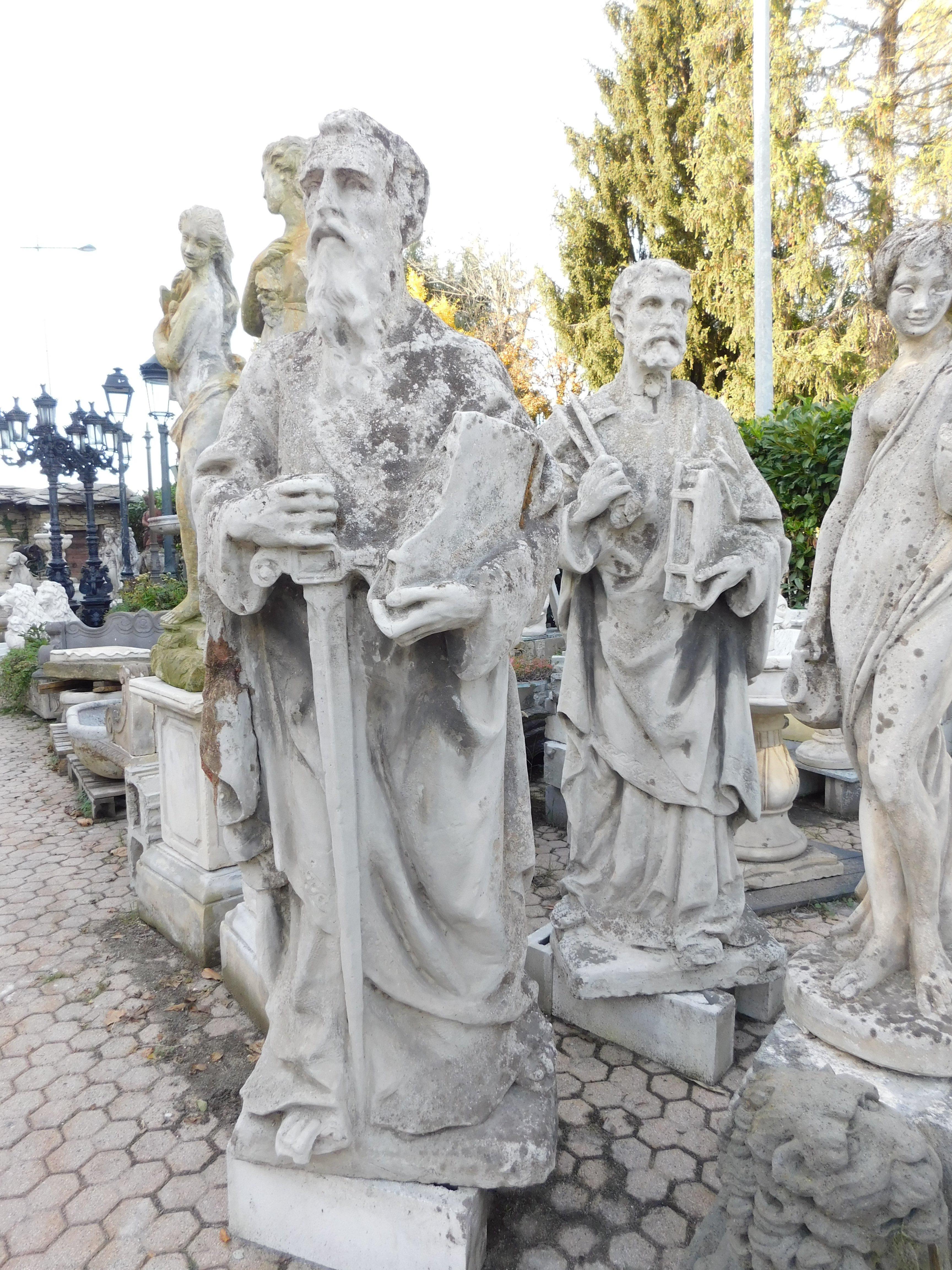 italien Paire de statues de jardin extérieures en béton représentant Saint Pierre et Saint Paul, I
