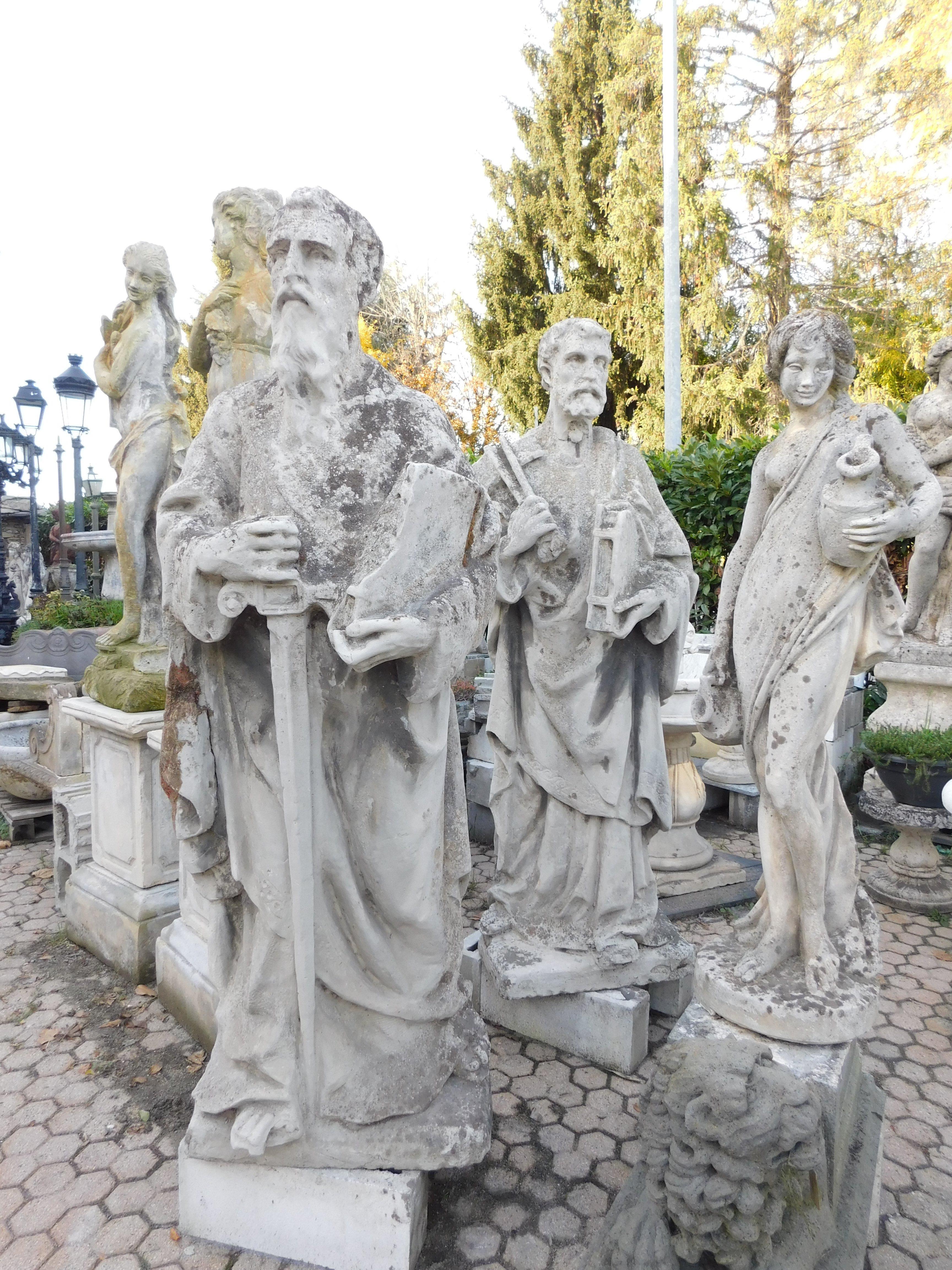 Paar Gartenstatuen aus Beton für den Außenbereich, die den Heiligen Peter und den Heiligen Paul darstellen, I (Handgeschnitzt) im Angebot