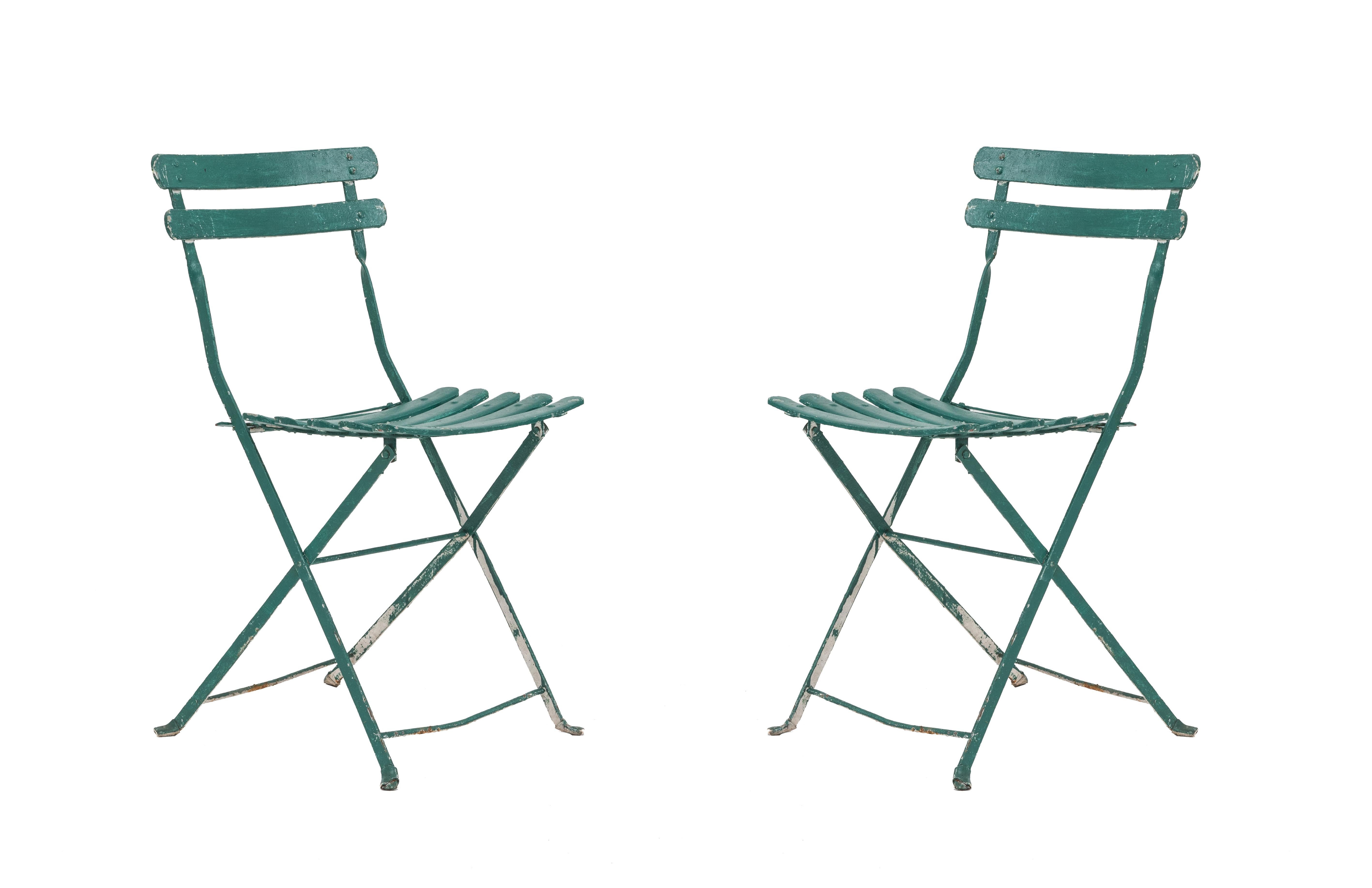 Pair of Outdoor French Iron Side Chairs In Good Condition For Sale In New York, NY