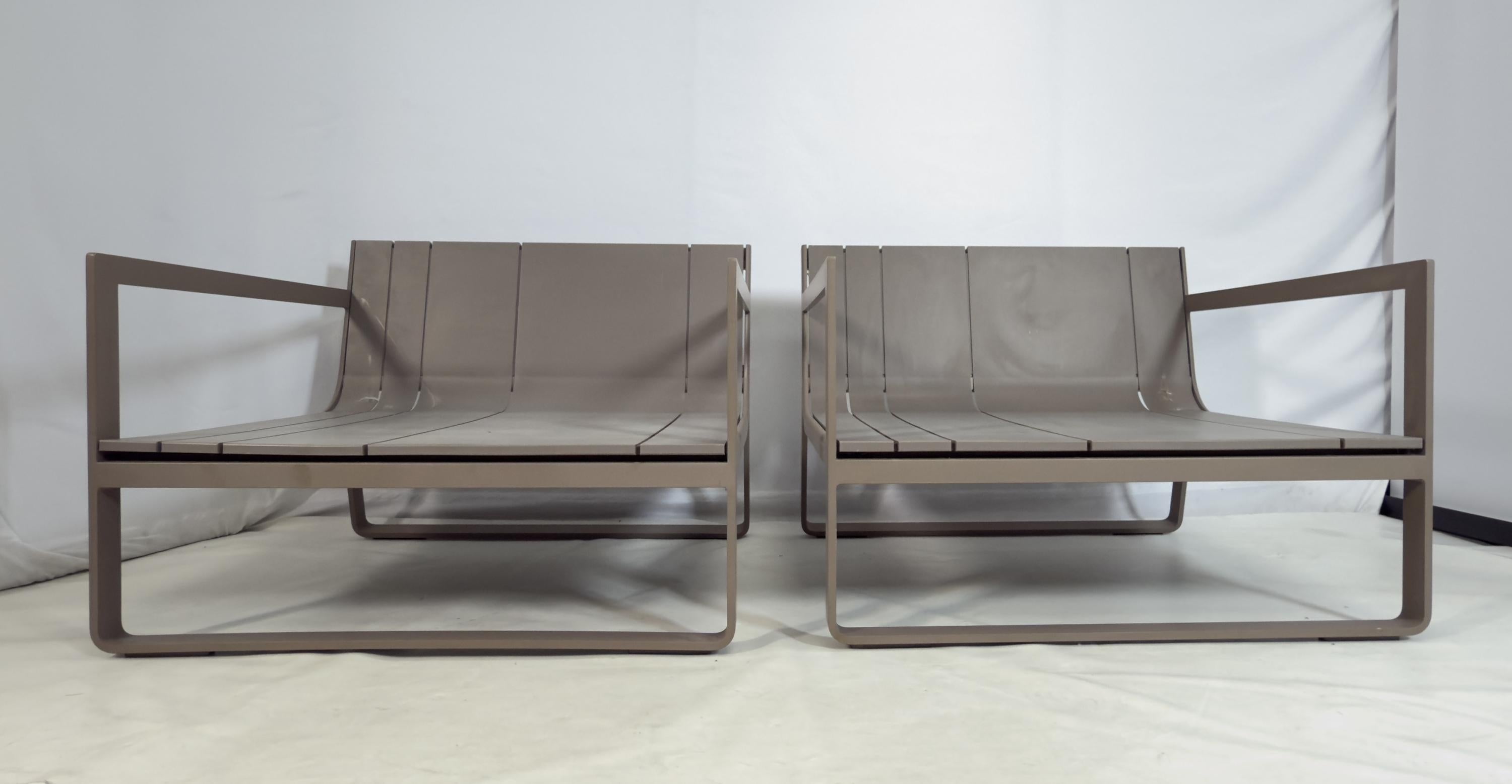 Pareja de tumbonas de exterior de Mario Ruiz para GandiaBlasco Moderno en venta