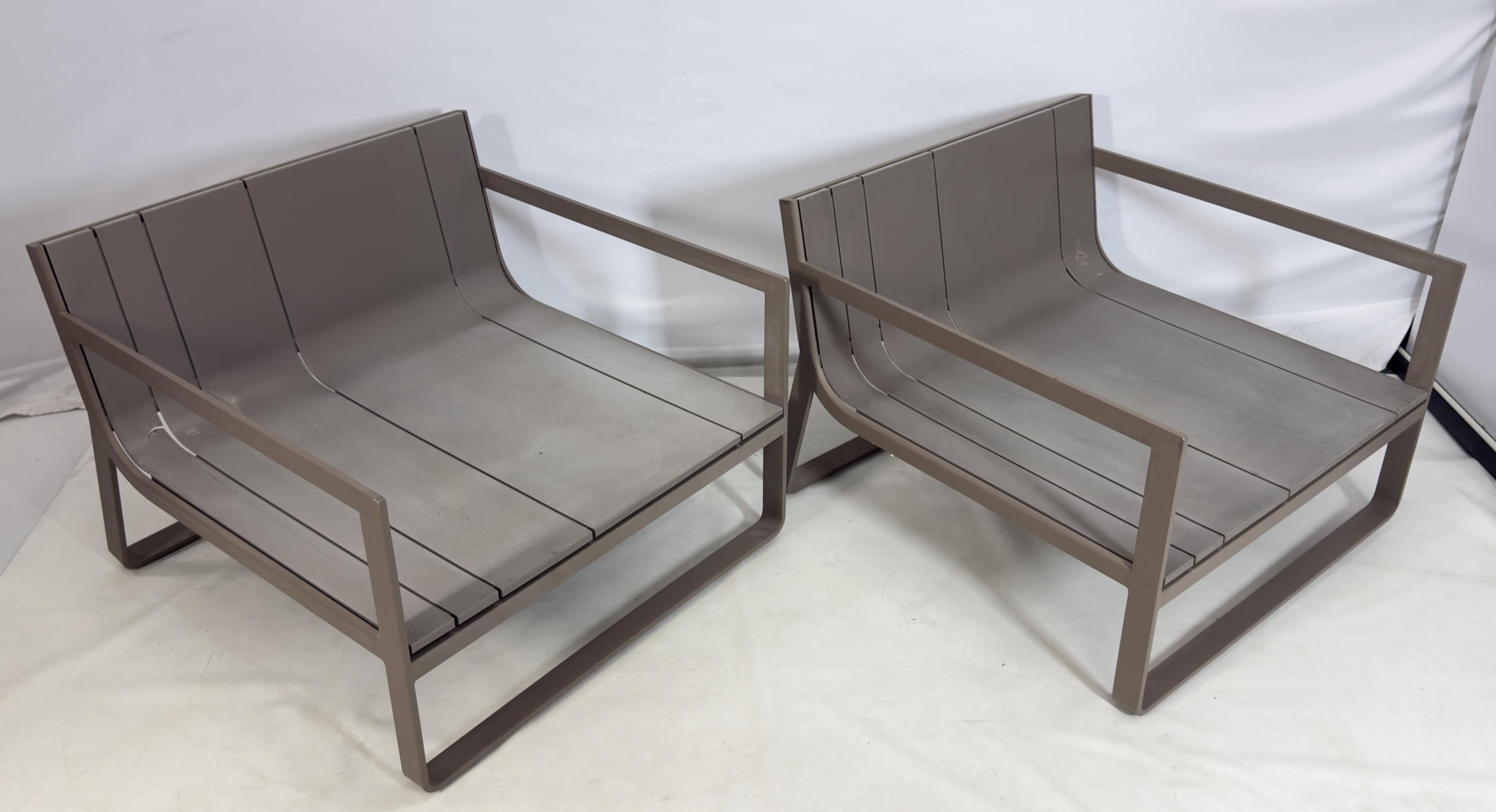 Pareja de tumbonas de exterior de Mario Ruiz para GandiaBlasco Metal en venta