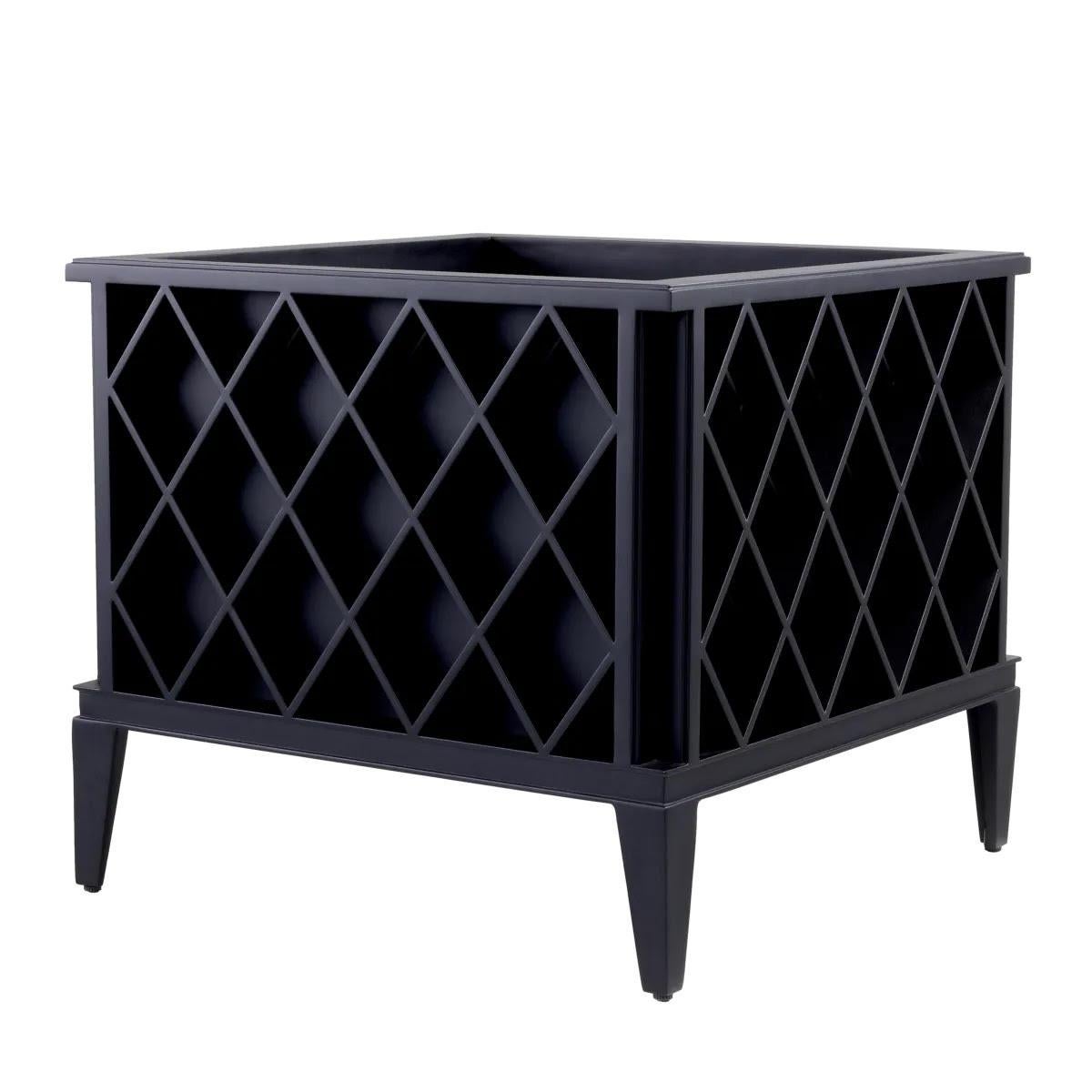 Pair of Outdoor Planters, Black Painted Metal, Modern Design. In New Condition For Sale In Saint-Ouen, FR
