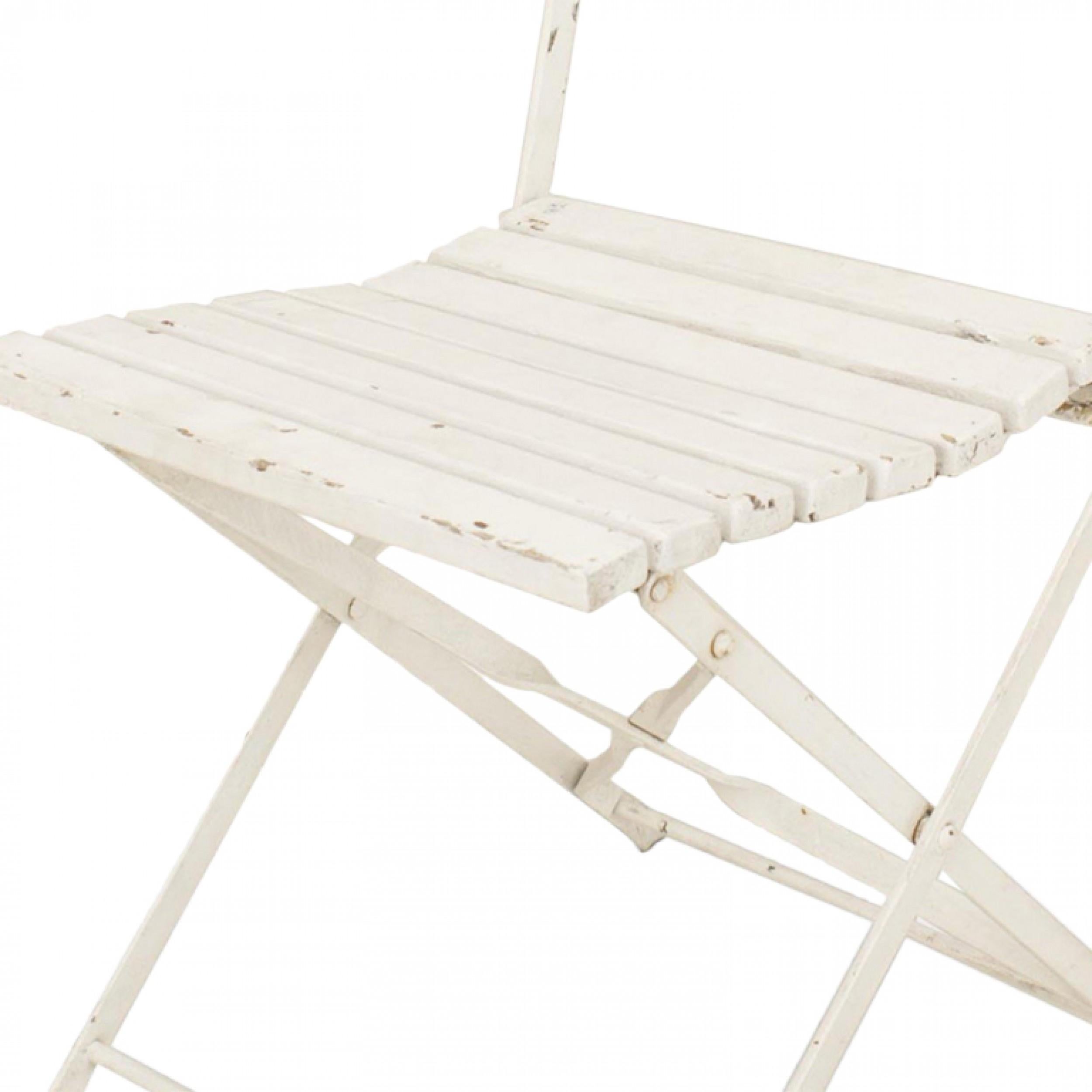 Hand-Painted Pair of Outdoor White Painted Folding Side Chairs For Sale