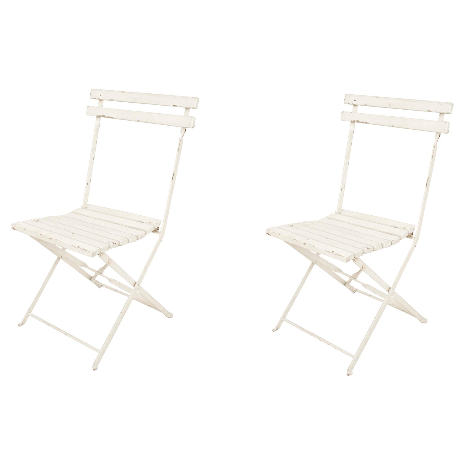 Paire de chaises d'extérieur pliantes peintes en blanc