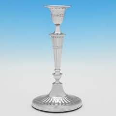 Coppia di antichi candelieri ovali in argento sterling realizzati a Londra nel 1910