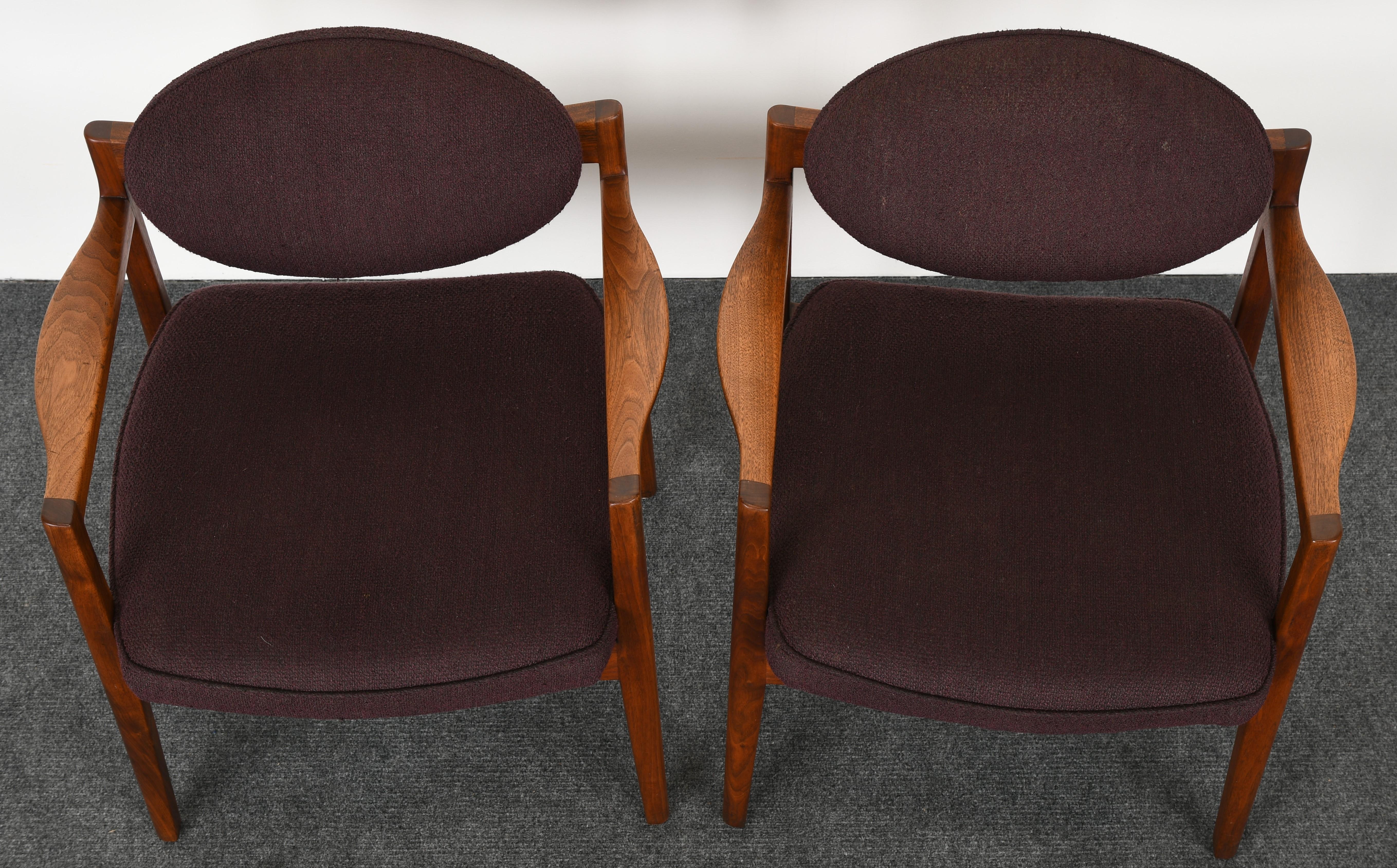American Pair of Oval Back Armchairs by Jens Risom, 1960s
