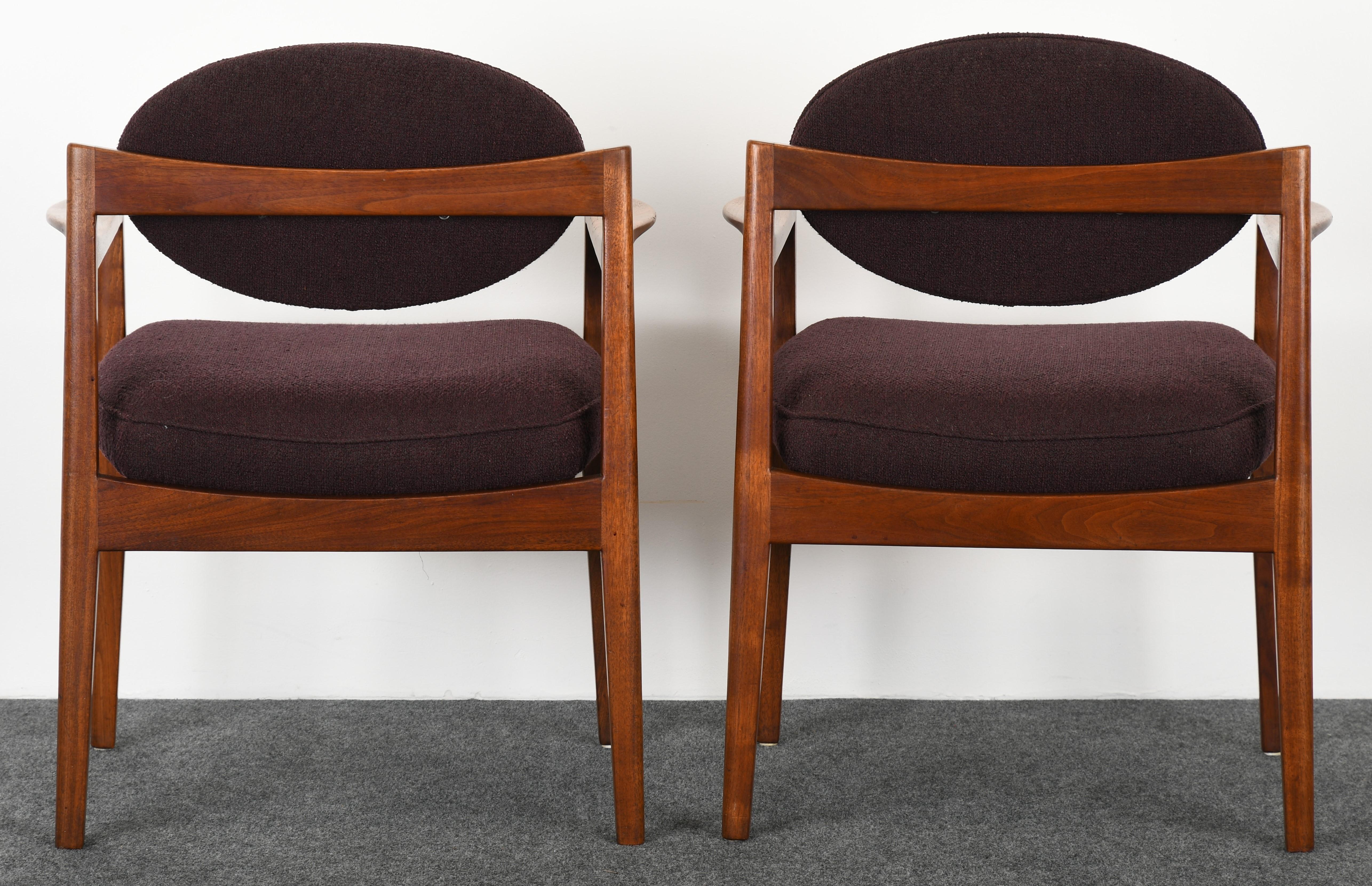 Mid-20th Century Pair of Oval Back Armchairs by Jens Risom, 1960s