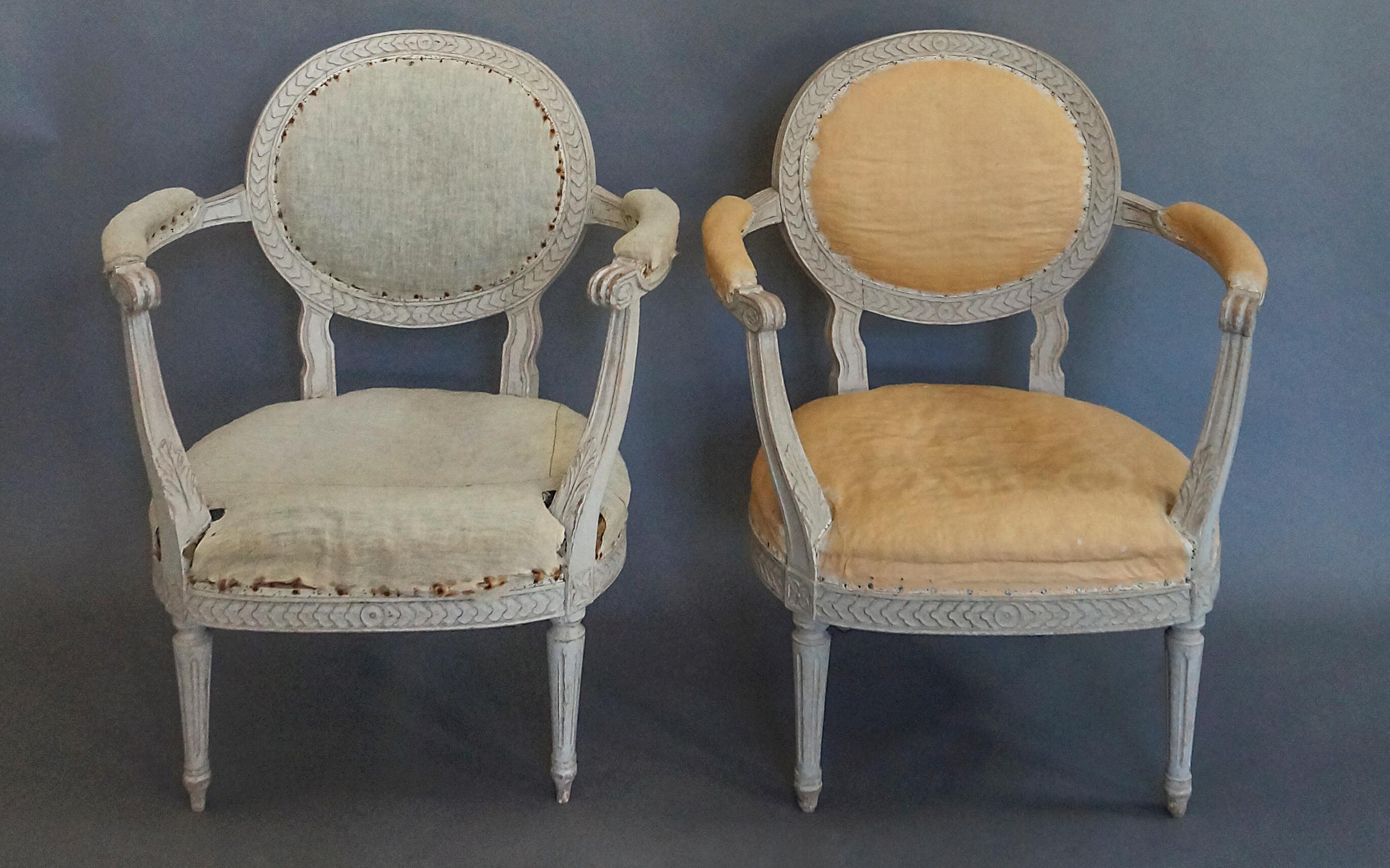 Gustavian Pair of Oval Backed Swedish Armchairs For Sale