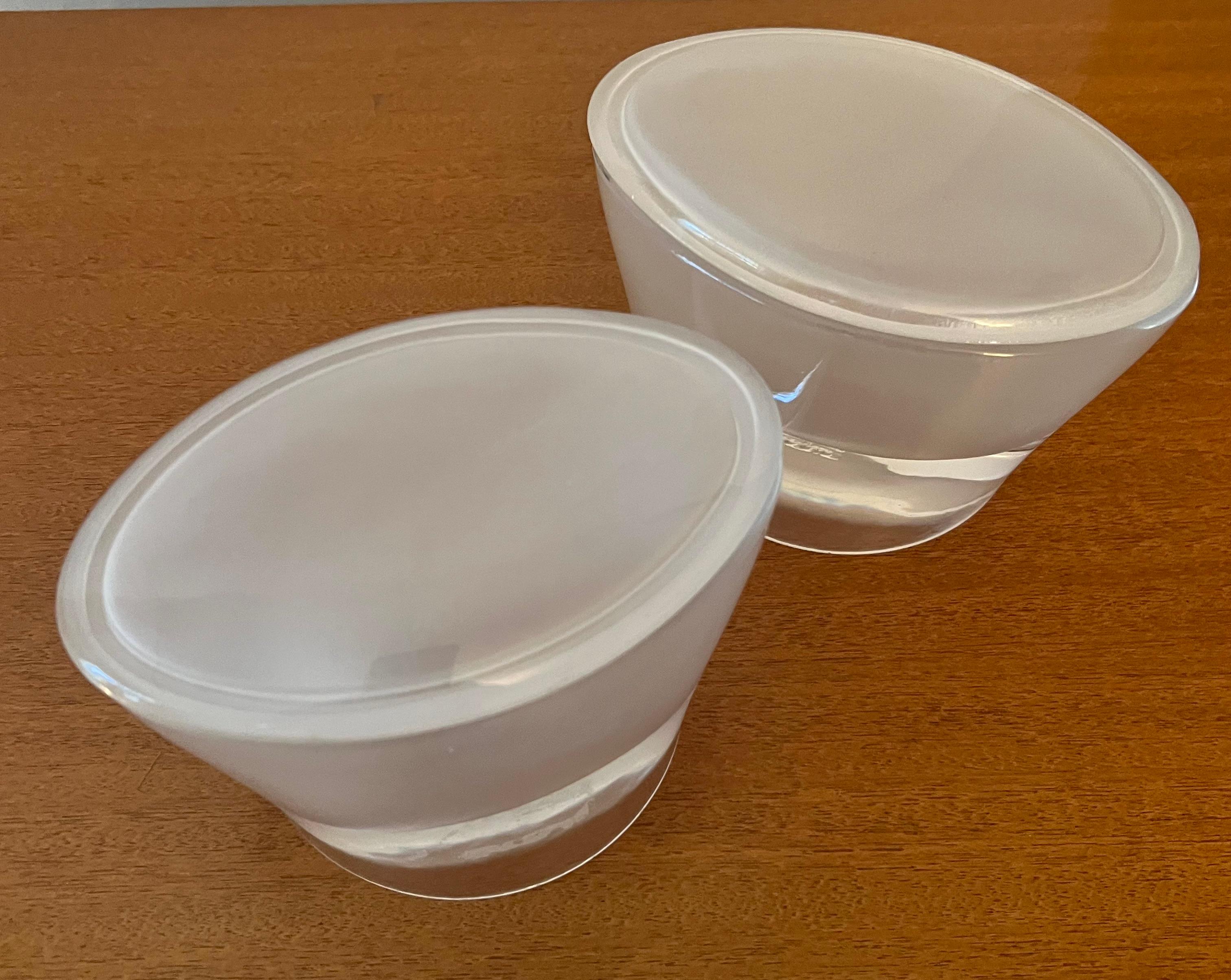 Paar ovale Glaskästen mit Milchglasdeckeln  im Angebot 4