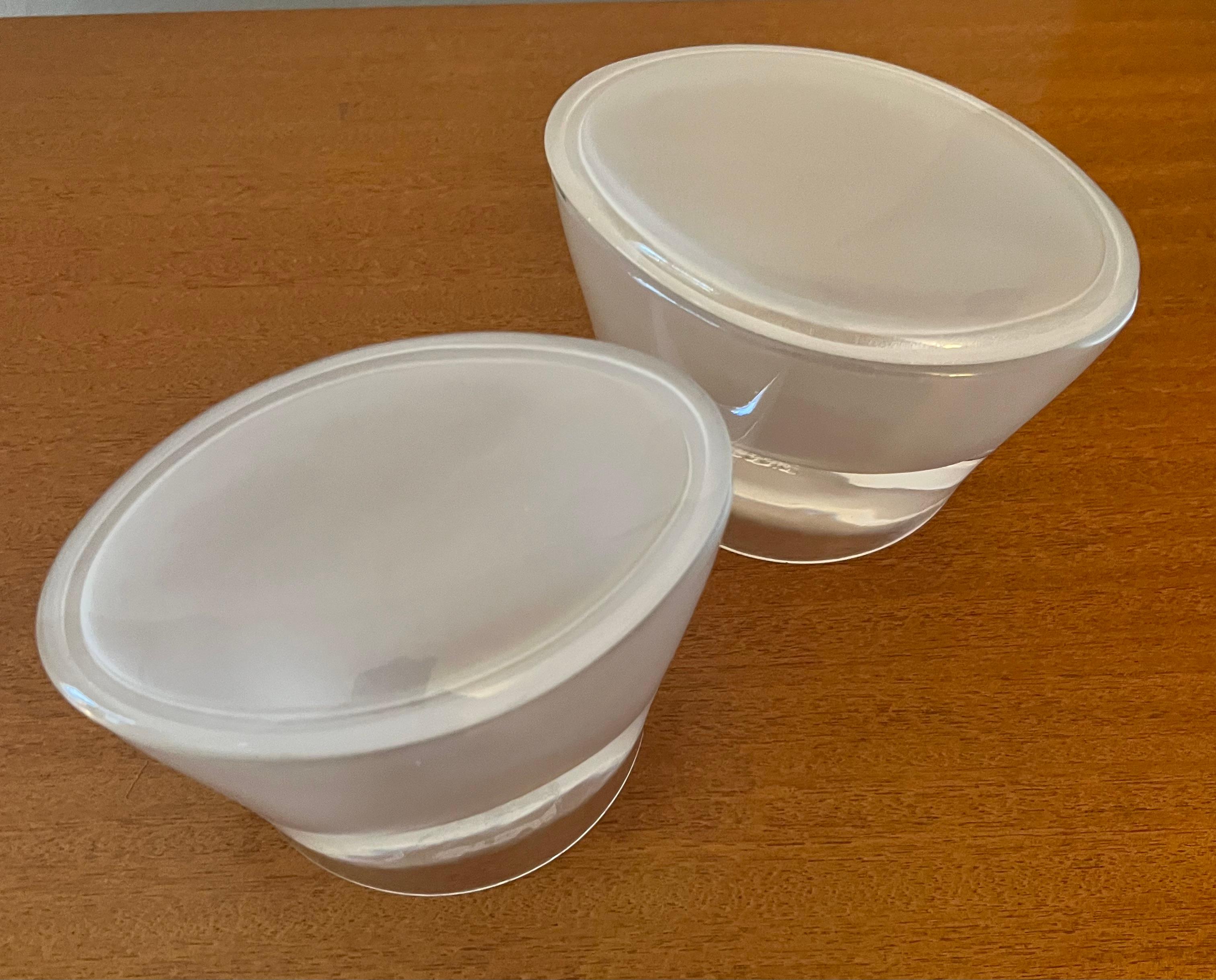 Paar ovale Glaskästen mit Milchglasdeckeln  im Angebot 3