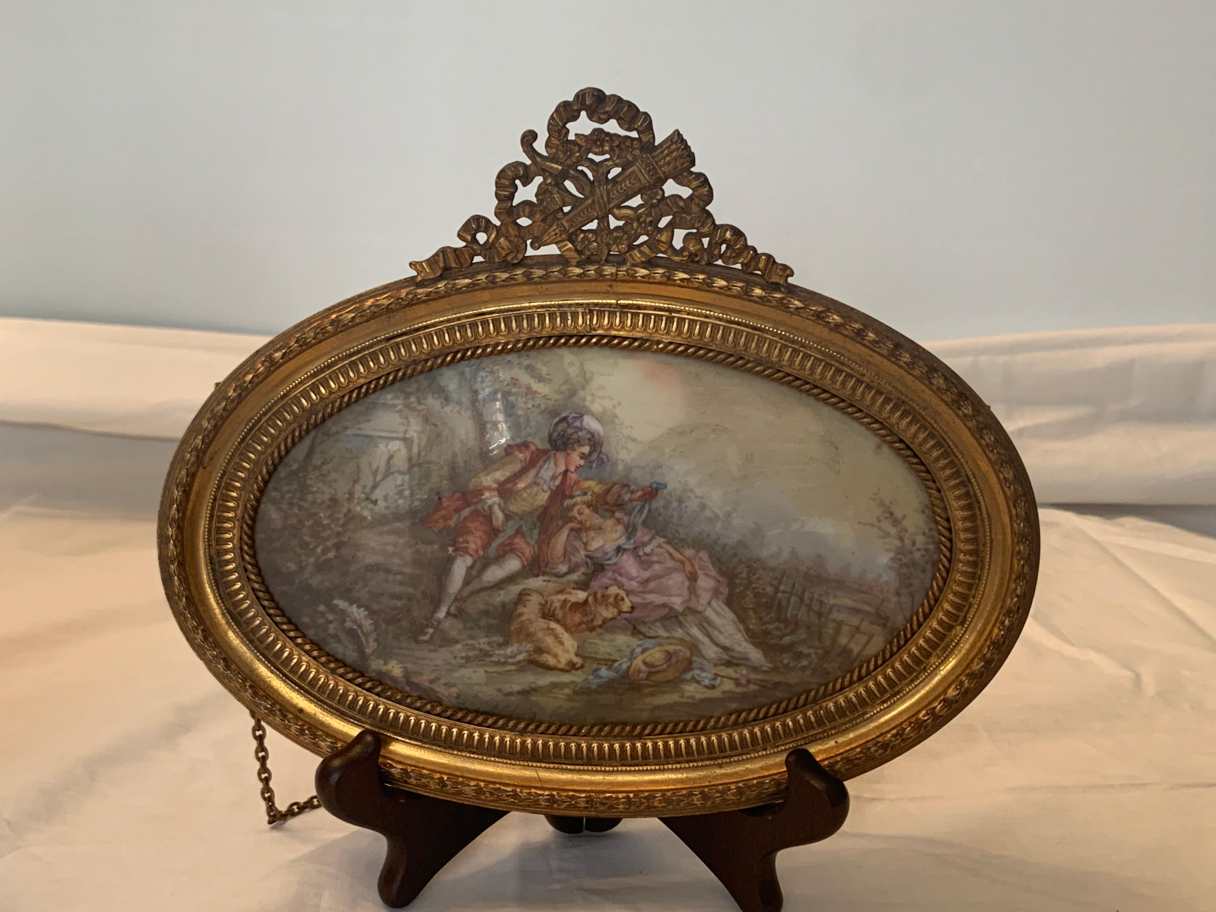 Ein Paar ovale Porzellanplaketten (Louis XVI.) im Angebot