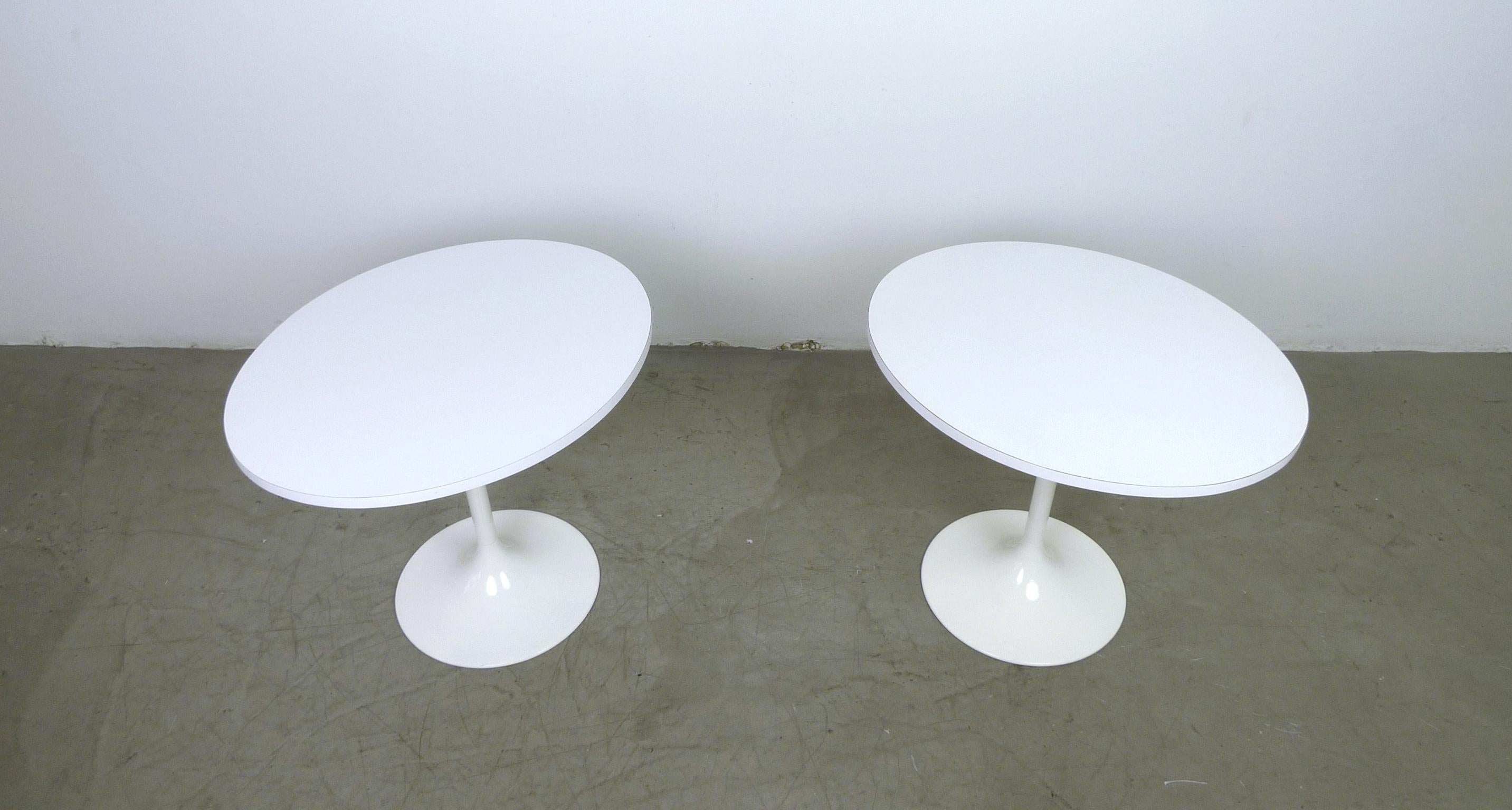 Mid-Century Modern Pair of Oval Side Tables with Tulip Bases, Germany, 1970s For Sale