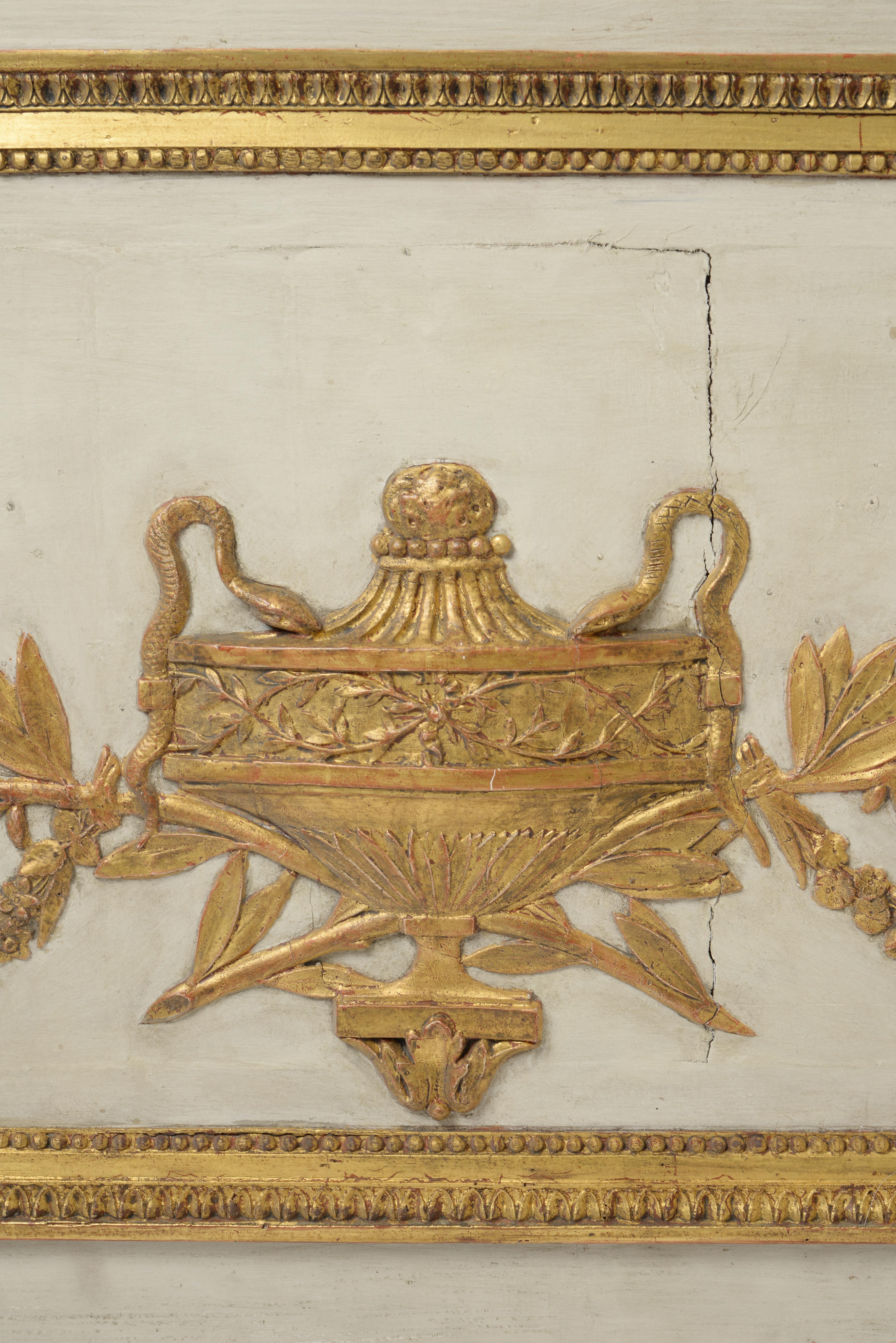 These stunning overdoors feature beautifully crafted gilded ornaments showing an amphora ranked with leaves. The central image is surrounded by an elaborate gilded border creating balance and structure. The beautifully painted panels serve as a
