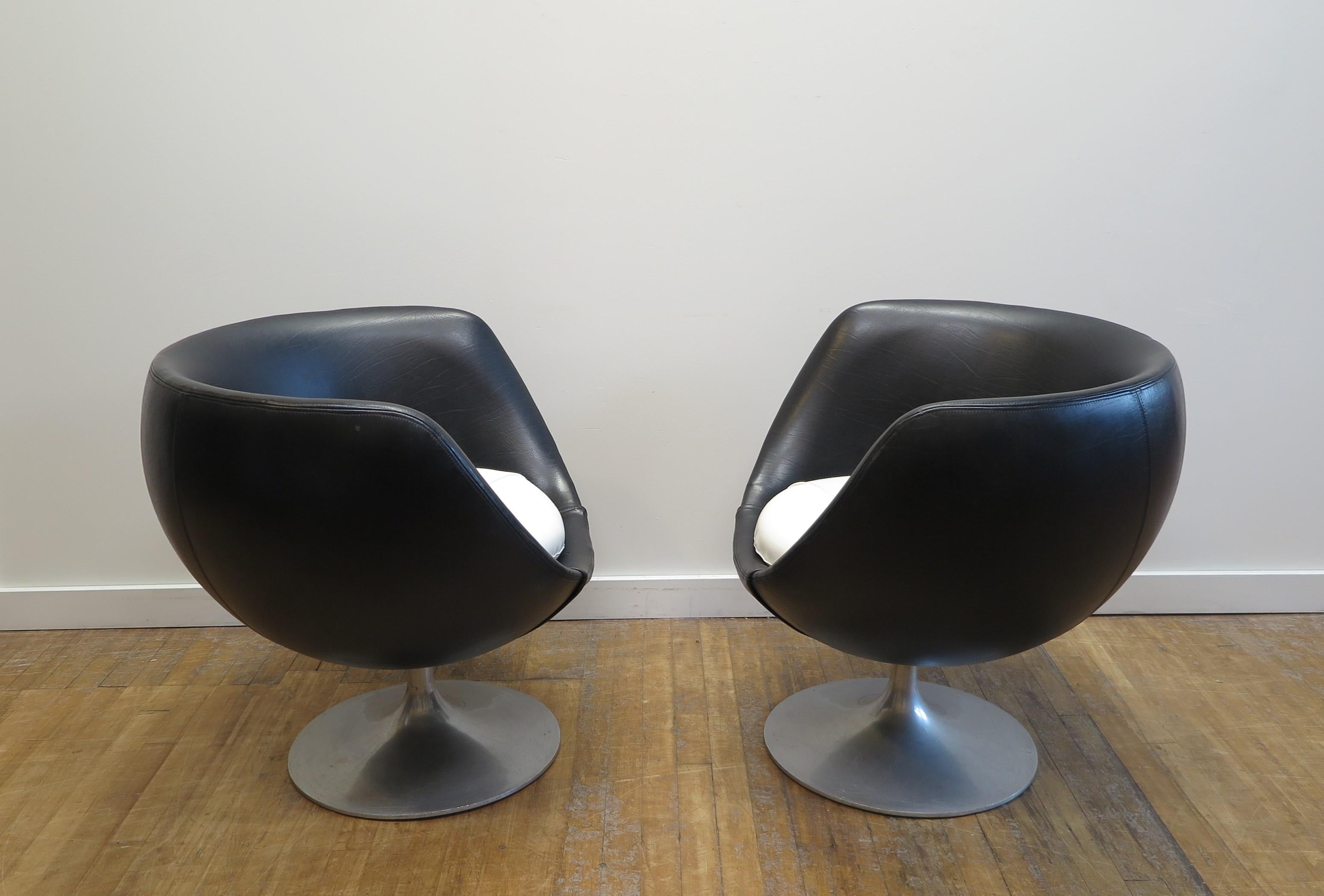 Swedish Pair of Overman Pod Chairs For Sale