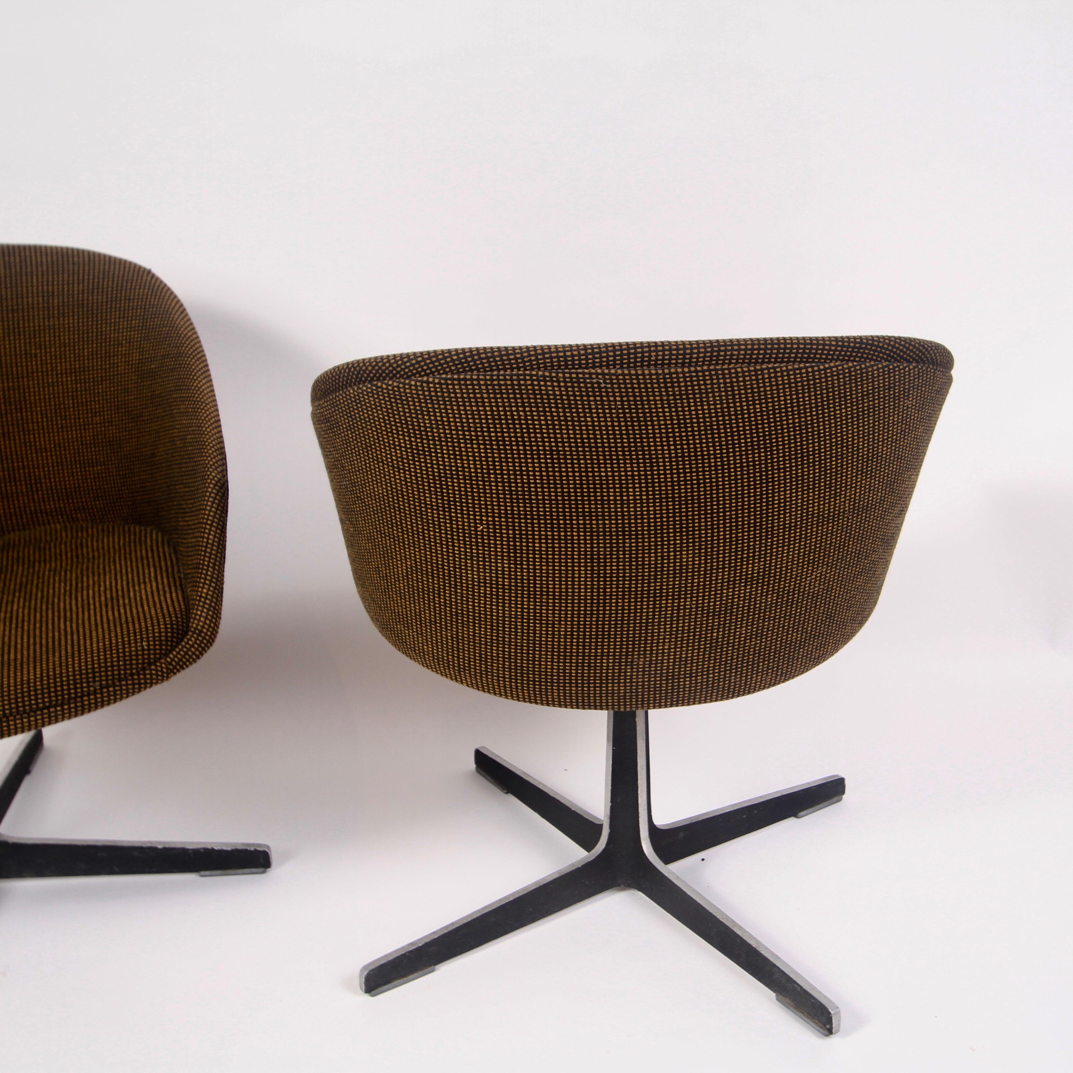 Pair of Overman Style Pod Swivel Chairs In Fair Condition For Sale In New London, CT