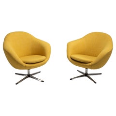 Pair of Overman Swivel Chairs in Wool Blend by Maharam, America circa 1960