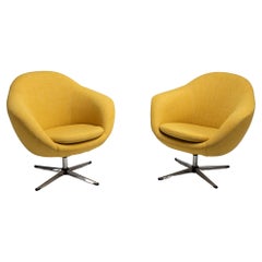 Vintage Pair of Overman Swivel Chairs in Wool Blend by Maharam, America circa 1960