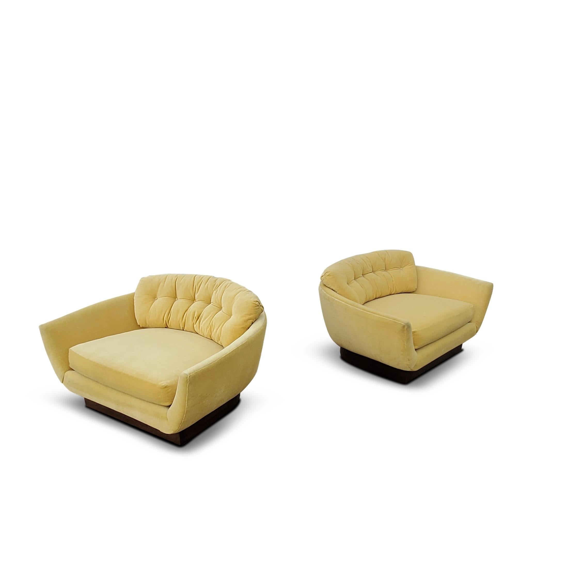 20ième siècle Adrian Pearsall paire de pièces surdimensionnées  Fauteuils de salon en vente