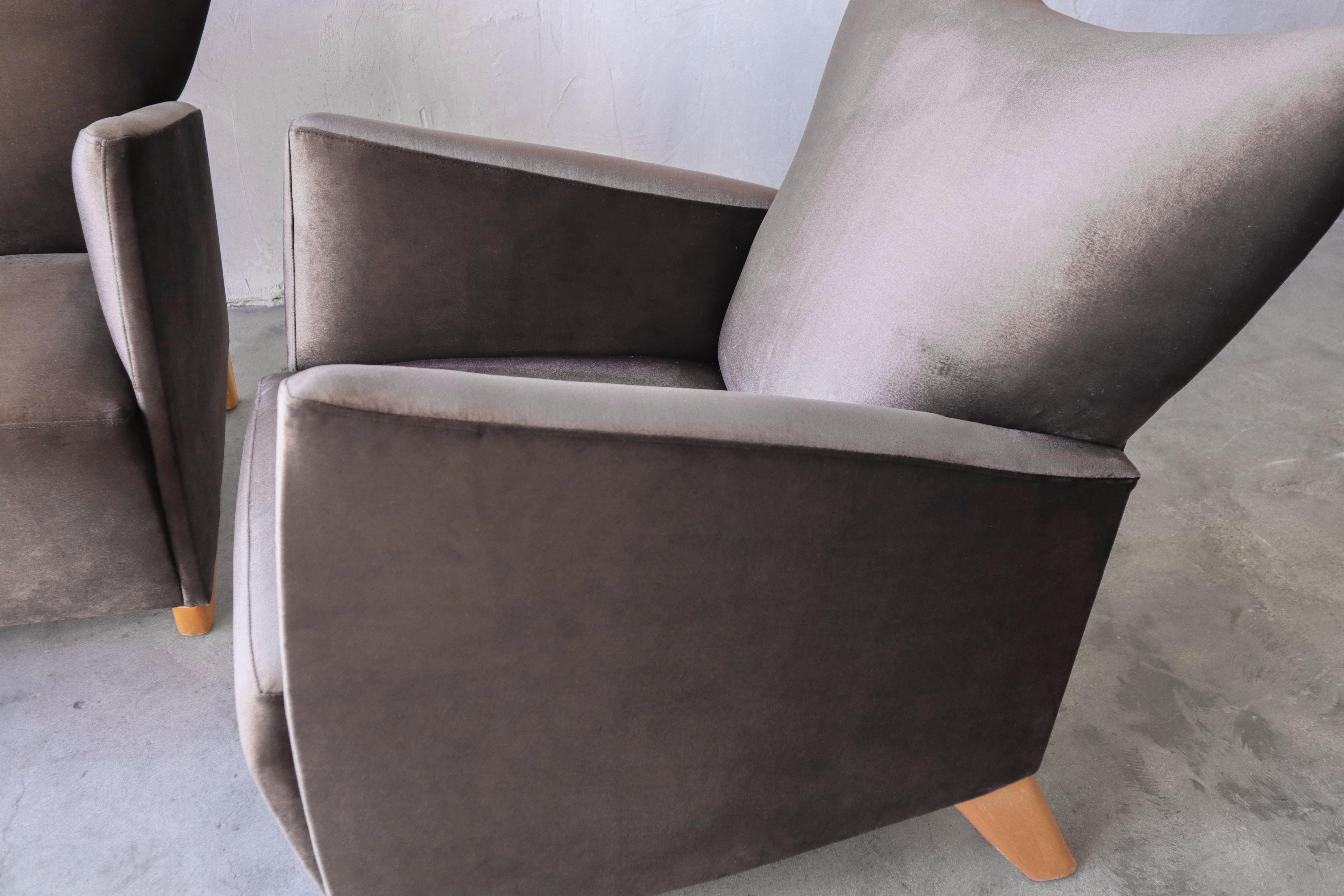 Paar überdimensionierte Art Deco Wingback Lounge Chairs (20. Jahrhundert) im Angebot