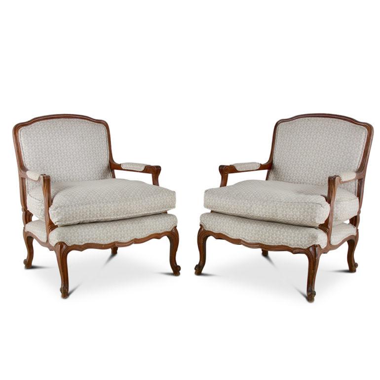 This comfortable pair of down-filled, oversize bergères has the fleur-de-lys pattern on the fabric. Fabric is neutral and in excellent usable condition. Made in France, circa 1950.



 