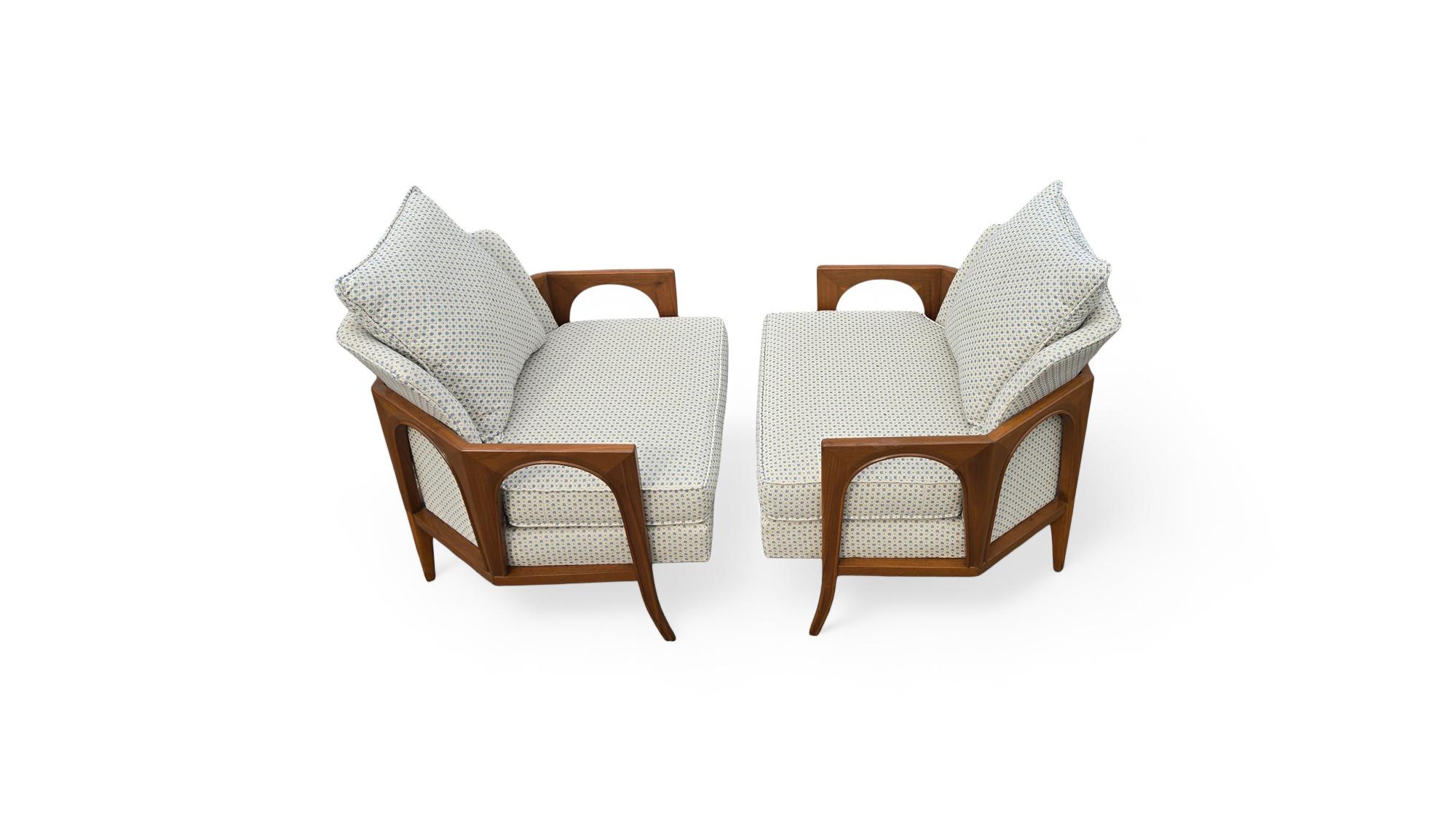 Pair of Oversized Billy Haines Style Sculpted Lounge Chairs For Sale 3