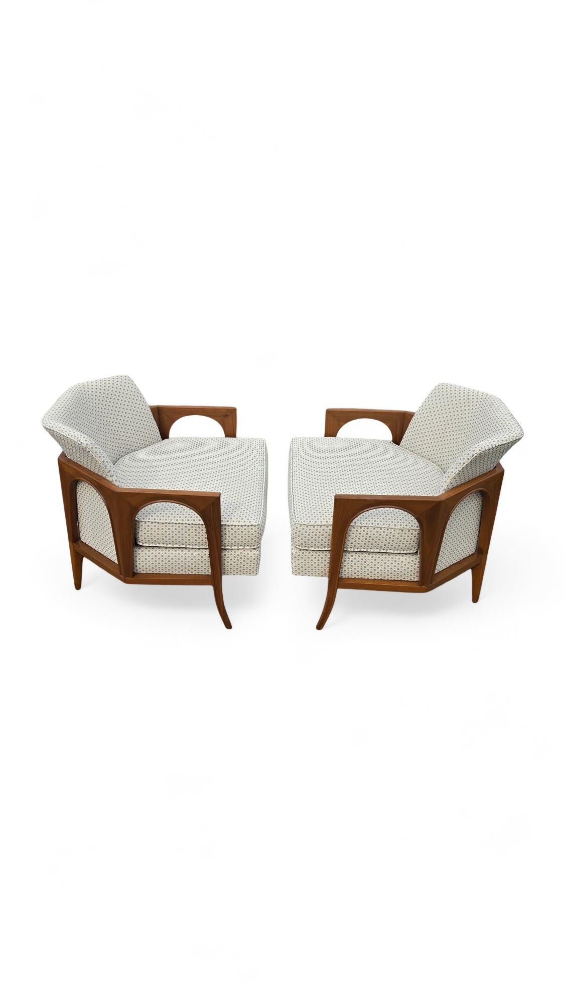 Pair of Oversized Billy Haines Style Sculpted Lounge Chairs For Sale 4