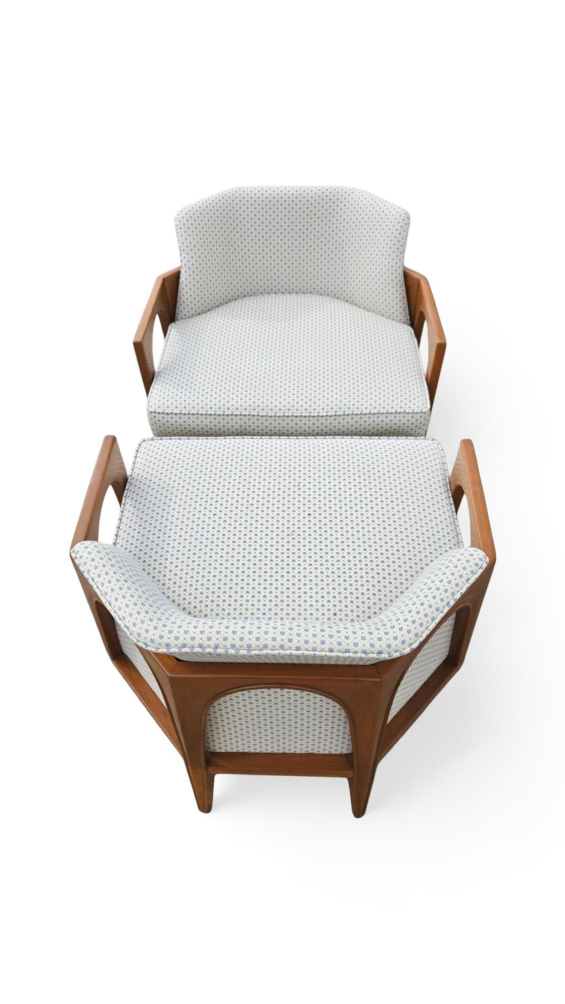 Pair of Oversized Billy Haines Style Sculpted Lounge Chairs For Sale 7