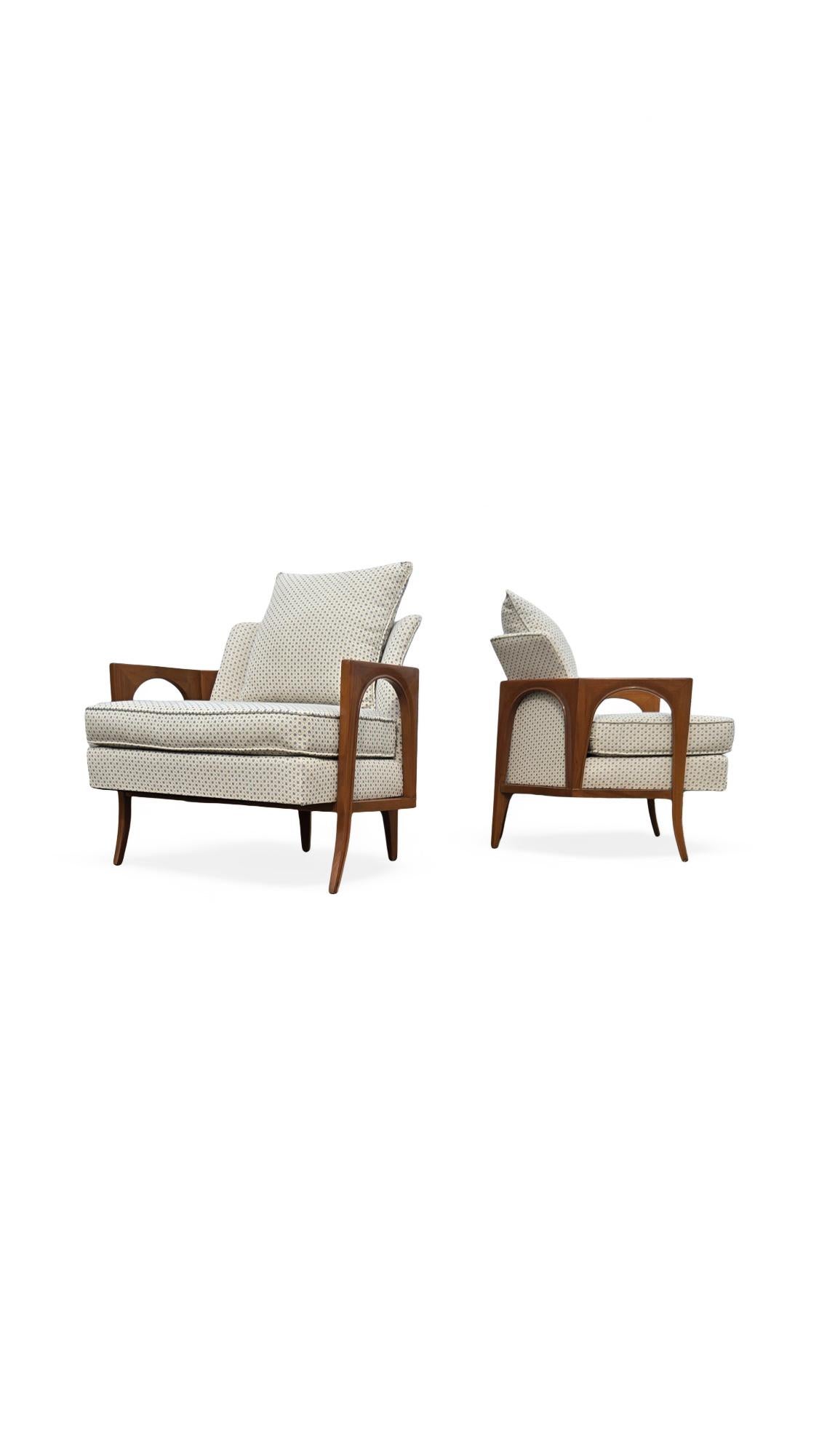 American Pair of Oversized Billy Haines Style Sculpted Lounge Chairs For Sale