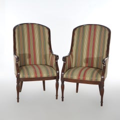 Paire de chaises surdimensionnées de style Sheraton anglais A.I.C.