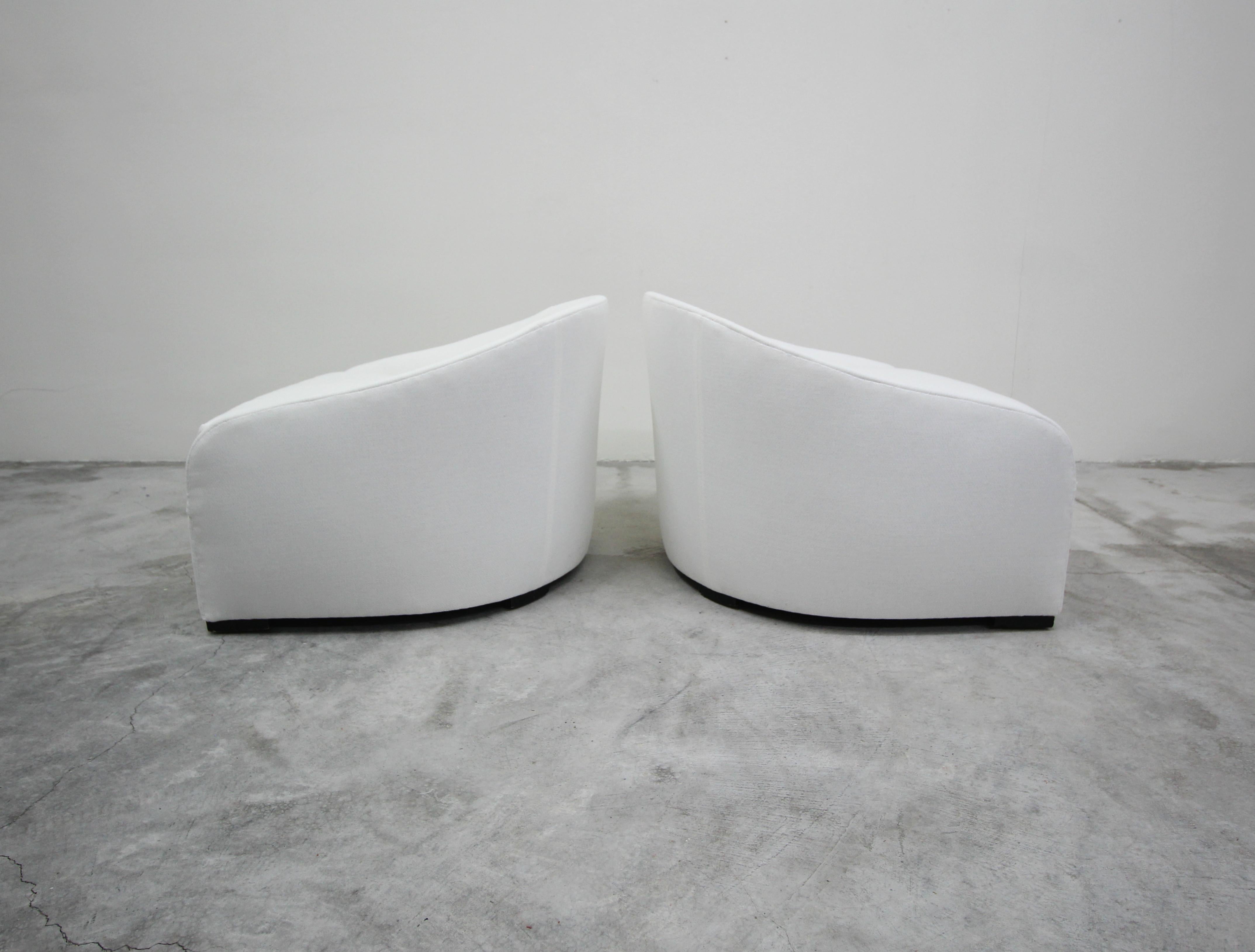 20th Century Pair of Oversized Midcentury Barrel Back Cloud Style Lounge Chairs