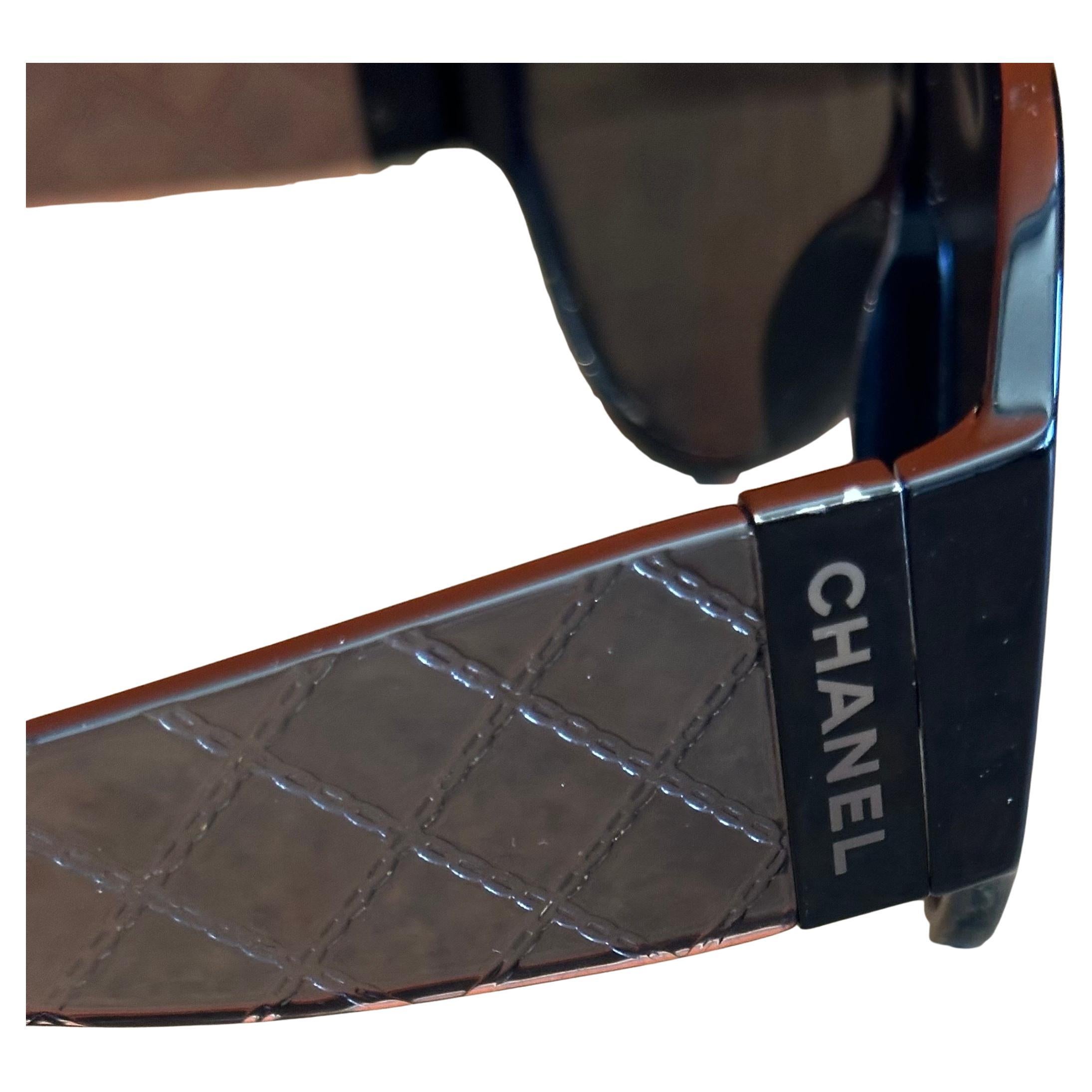 Contemporary Pair of Oversized Quilted Shield Sunglasses with Original Case & Box by Chanel For Sale