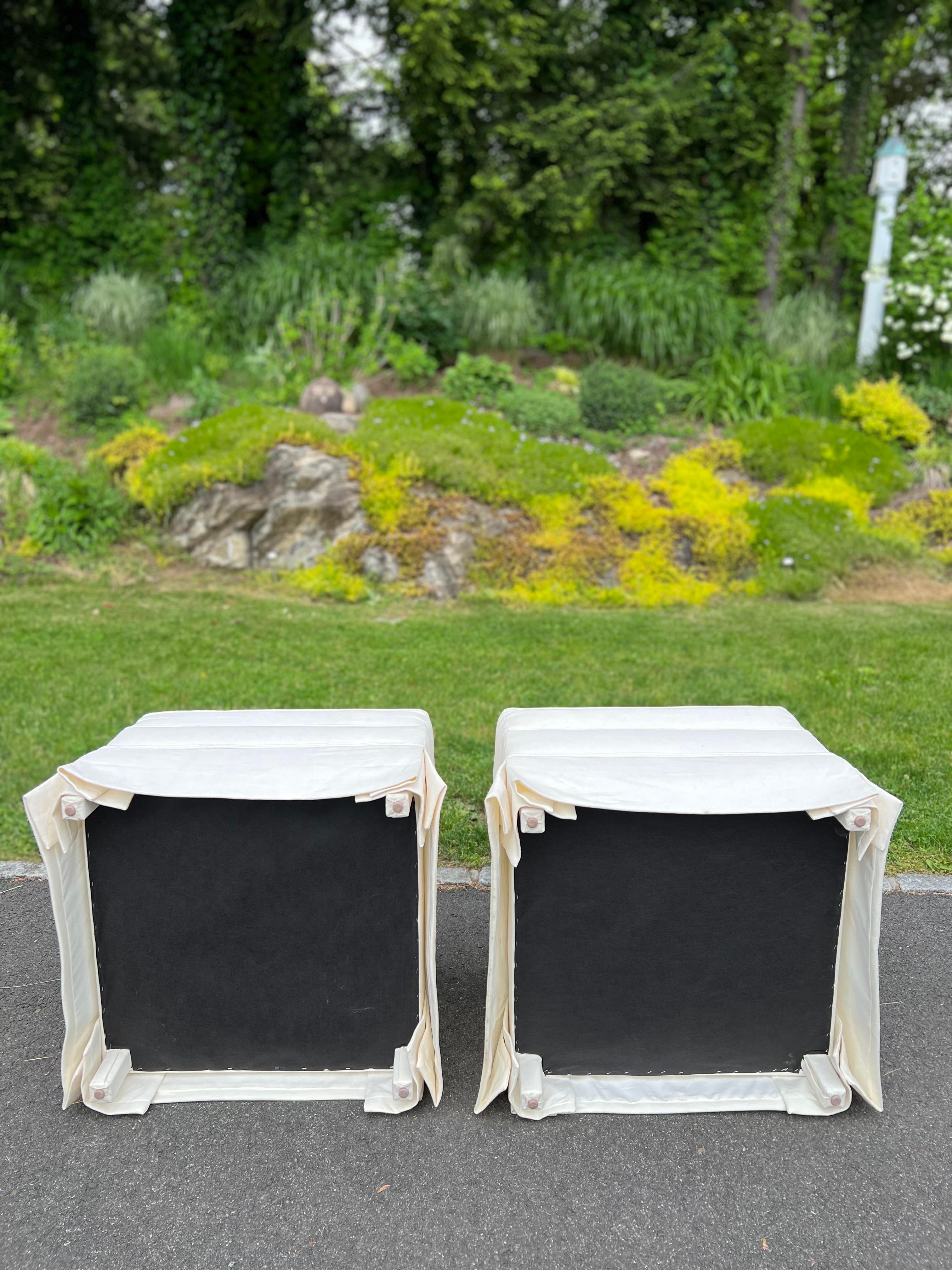 Coppia di ottomane quadrate oversize in cotone bianco in vendita 8